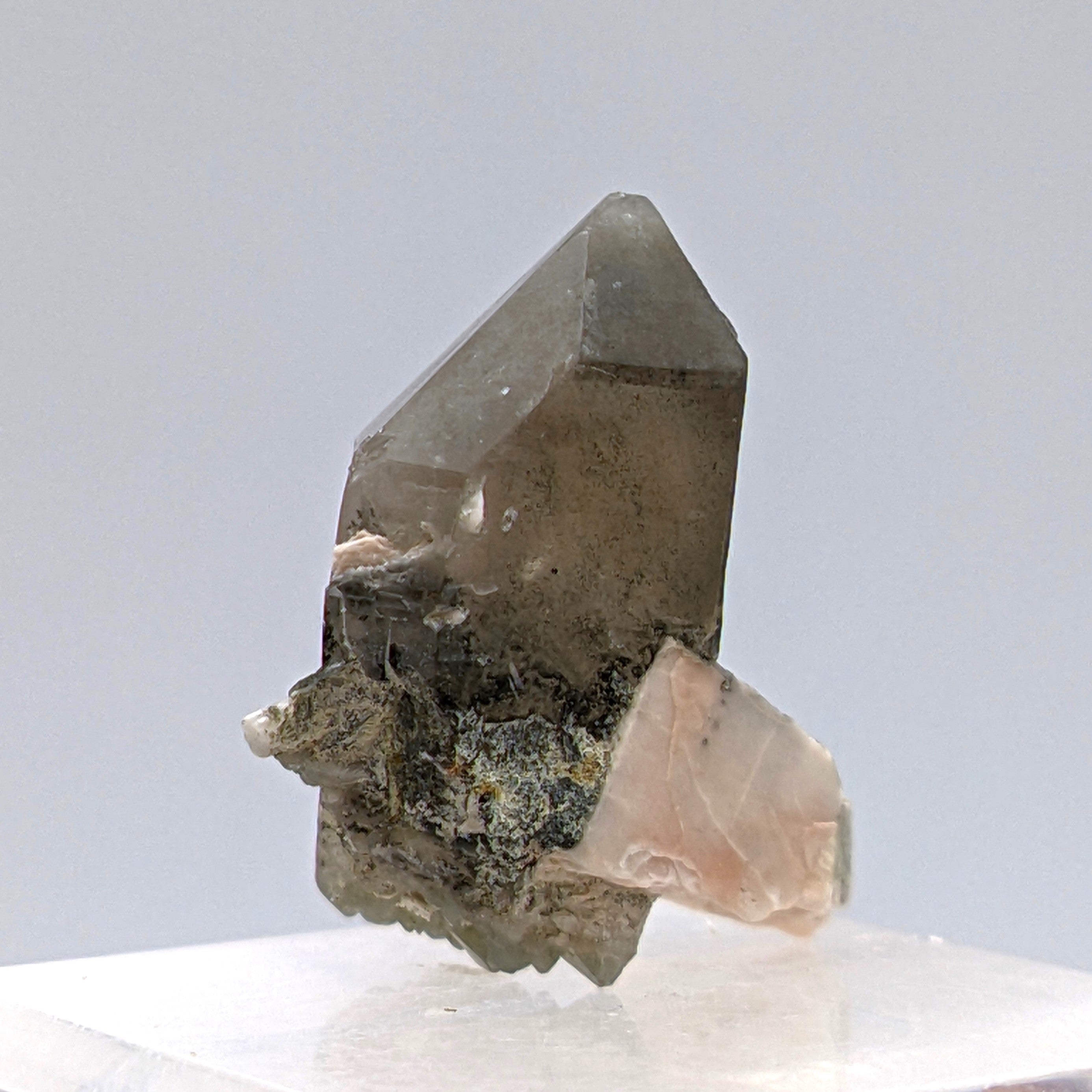 SMOKY QUARTZ & PINK ORTHOCLASE – Striking Color Contrast, Baveno, Italy