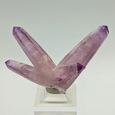 Amethyst crystal cluster displaying fan-shaped prismatic habit, Piedra Parada, Veracruz, Mexico