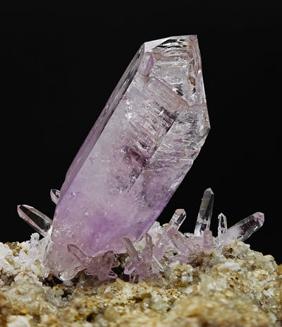 Side view of amethyst scepter crystal with skeletal quartz crystals, Veracruz, Mexico