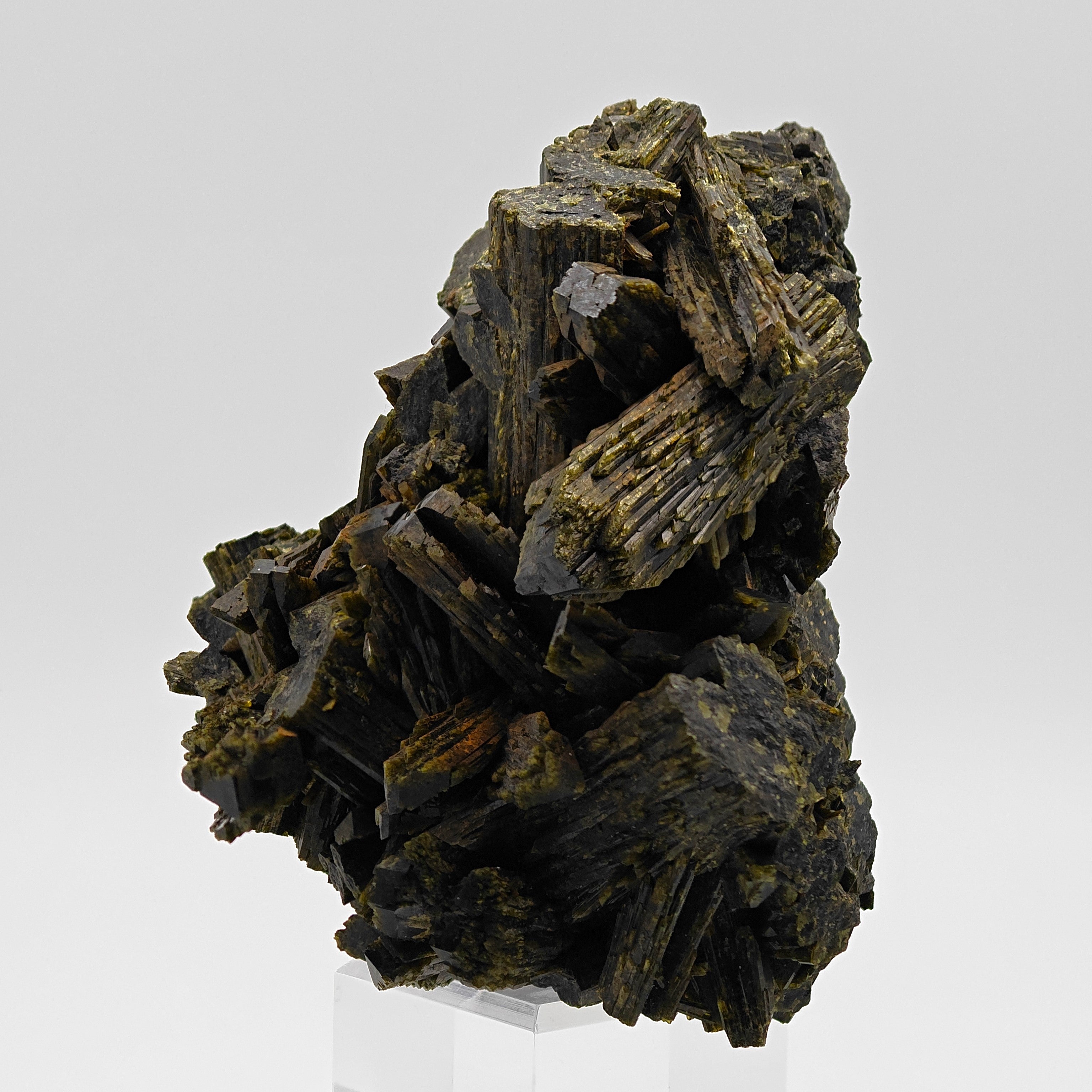 EPIDOTE  – Giant Lance Shaped Crystals from Quetta, Pakistan