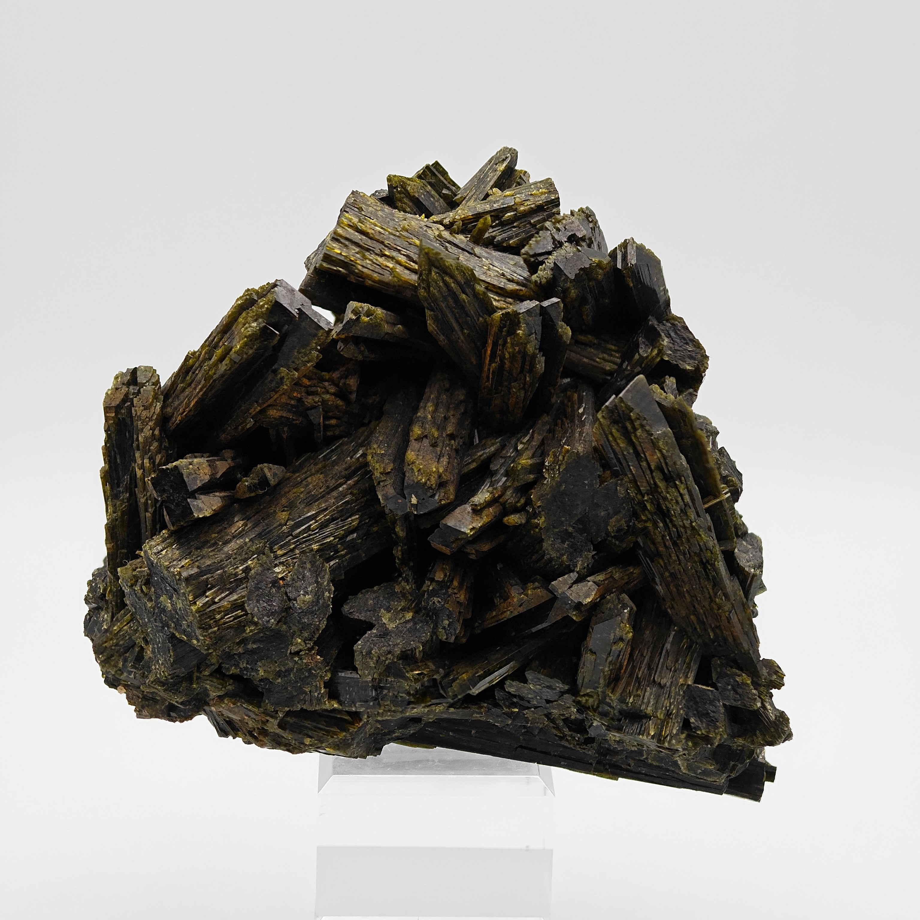 EPIDOTE  – Giant Lance Shaped Crystals from Quetta, Pakistan