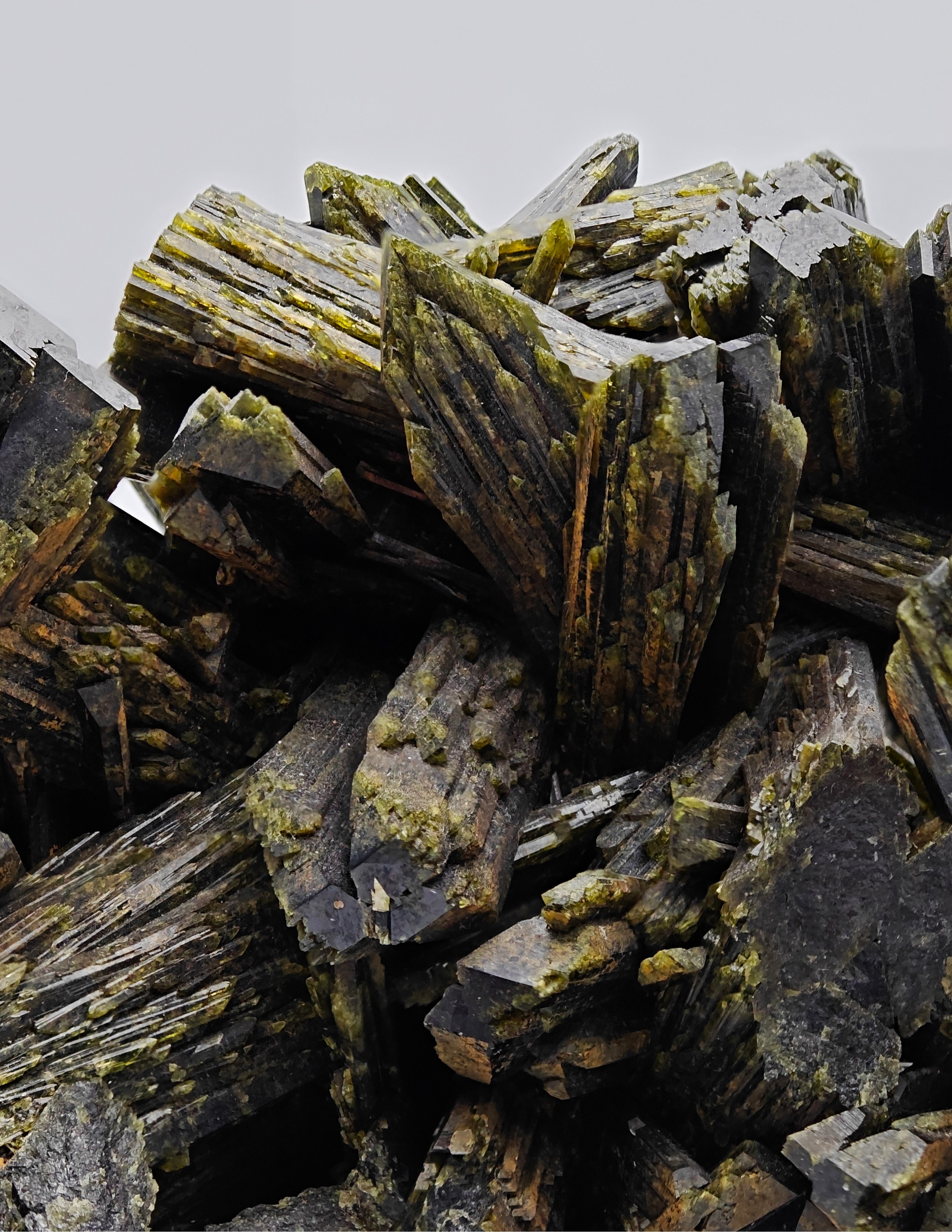 EPIDOTE  – Giant Lance Shaped Crystals from Quetta, Pakistan