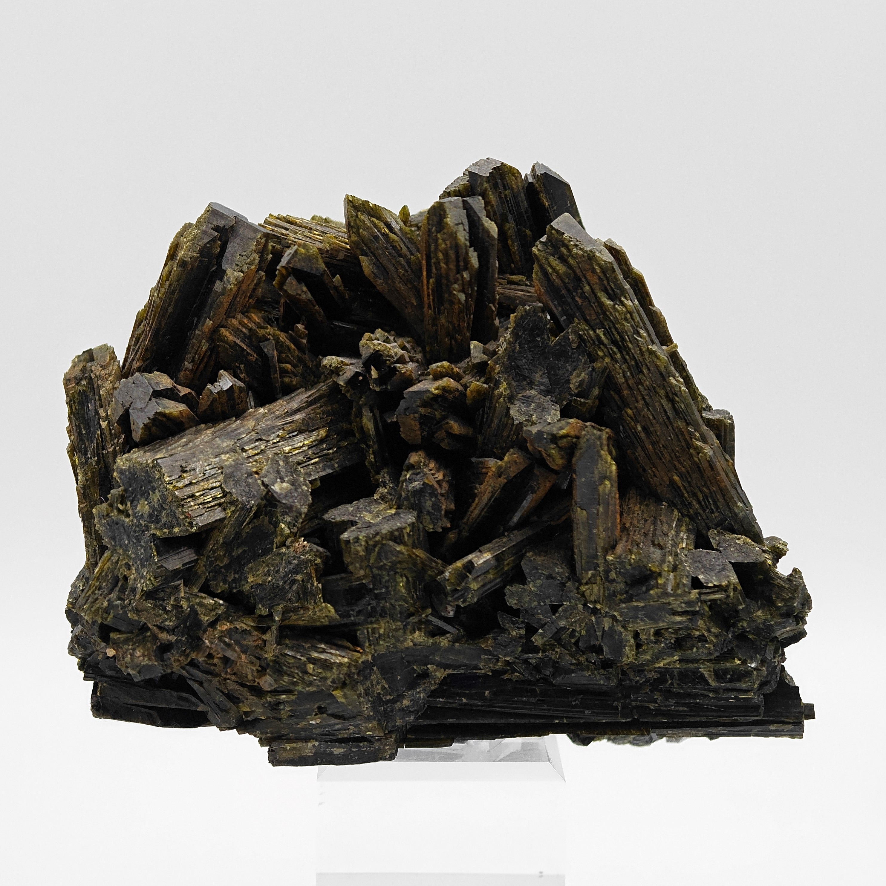 EPIDOTE  – Giant Lance Shaped Crystals from Quetta, Pakistan