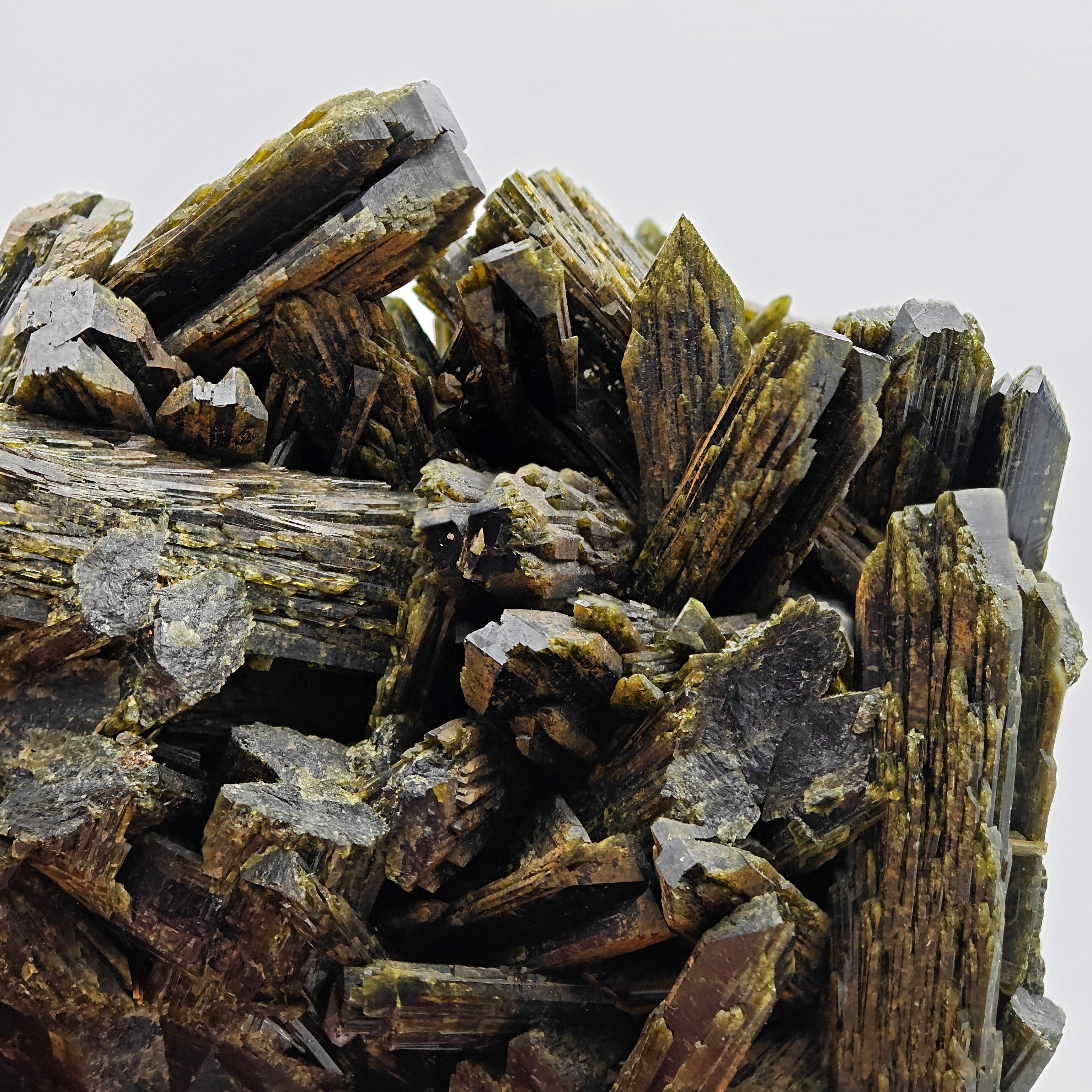 EPIDOTE  – Giant Lance Shaped Crystals from Quetta, Pakistan