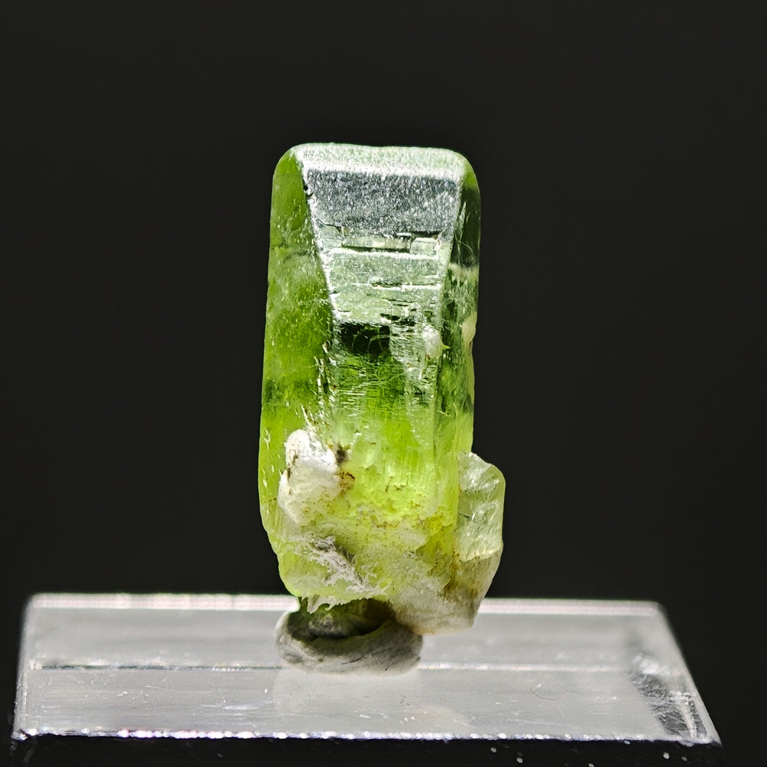 PERIDOT – Spectacular Gem-Clear Green Single Crystal, Pakistan