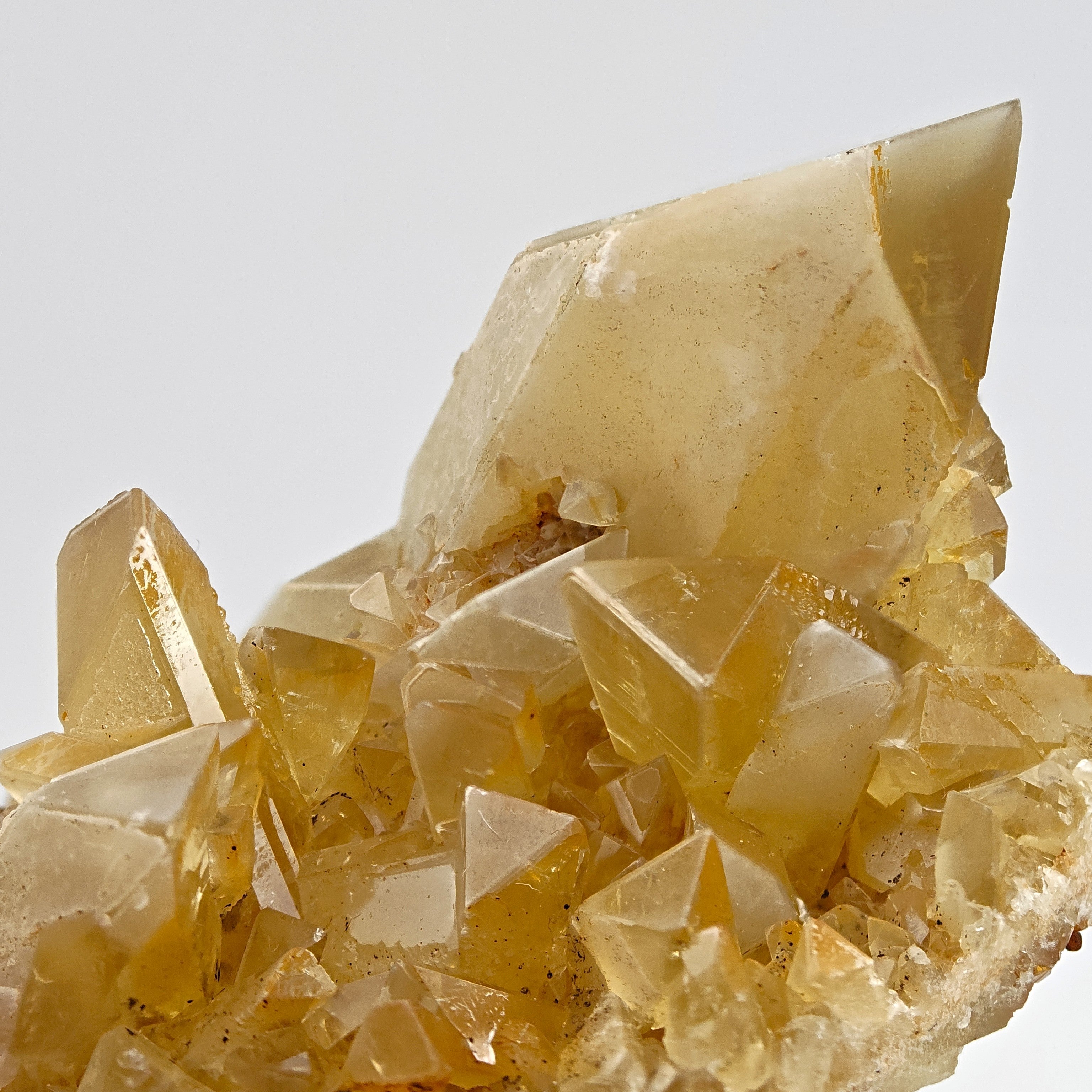 BARYTE – Honey-Colored Transparent Crystals with Phantoms from Rio Bacchera, Sardinia, Italy