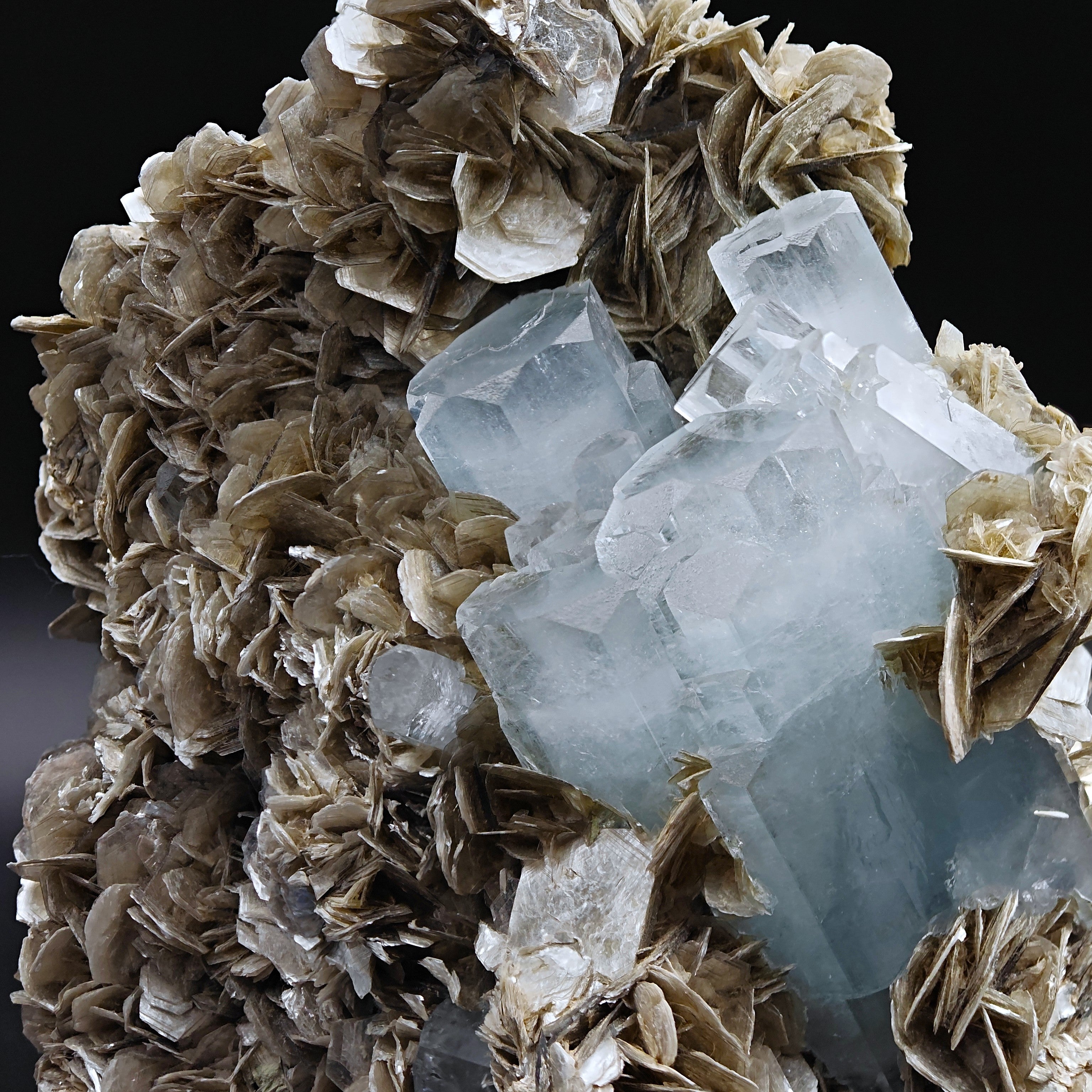 AQUAMARINE & MUSCOVITE – Castle Crystals, 20cm, Chumar Bakhoor, Pakistan