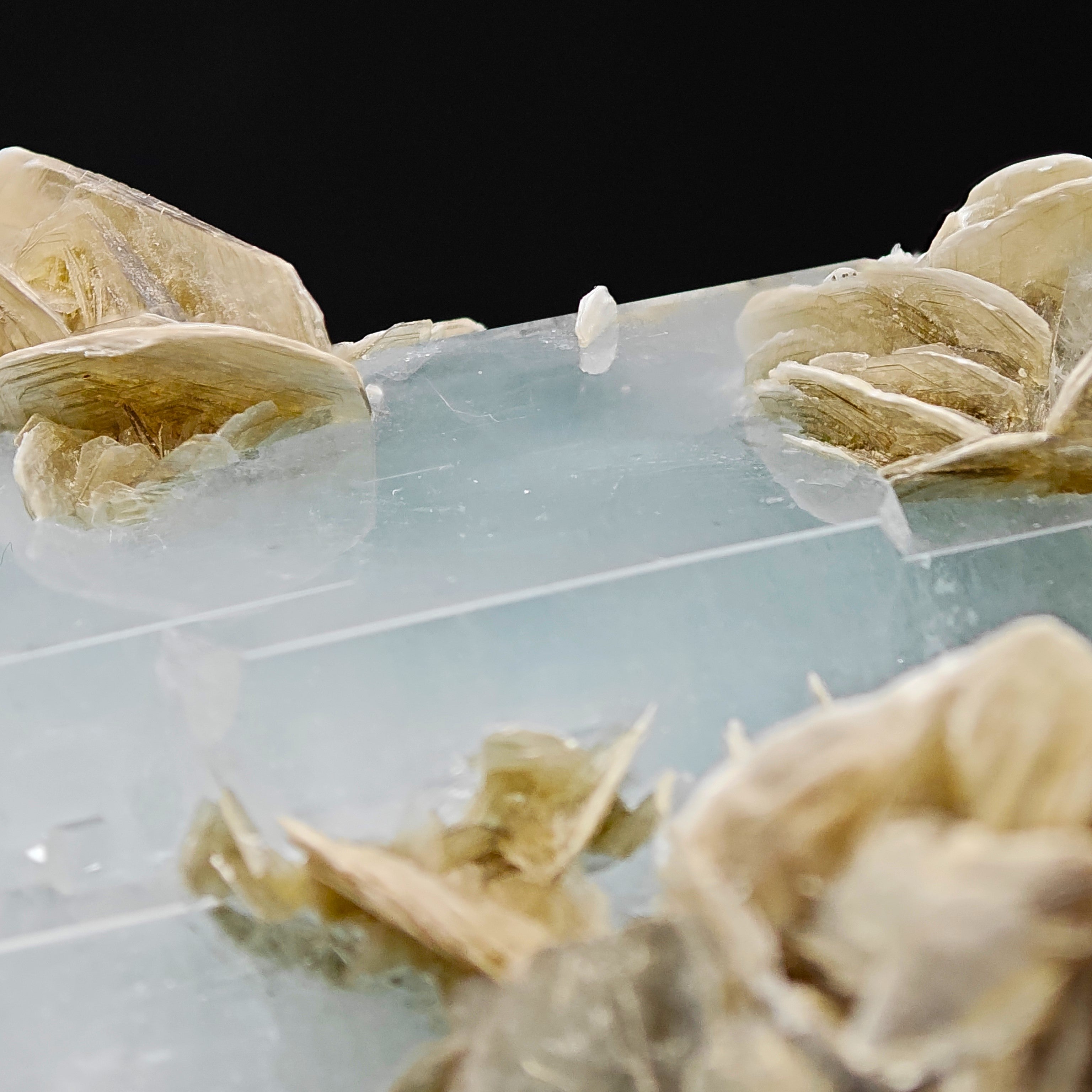 AQUAMARINE & MUSCOVITE – Castle Crystals, 20cm, Chumar Bakhoor, Pakistan
