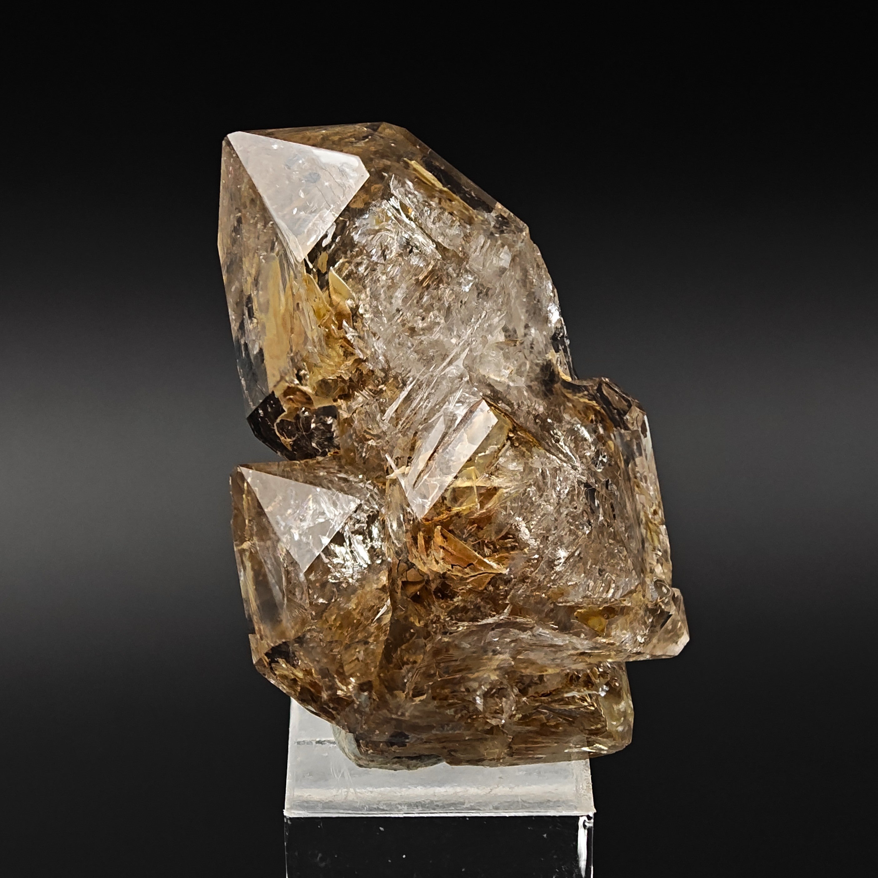 HOPPER QUARTZ – Large Transparent Crystal with Clay Inclusions, Liguria, Italy