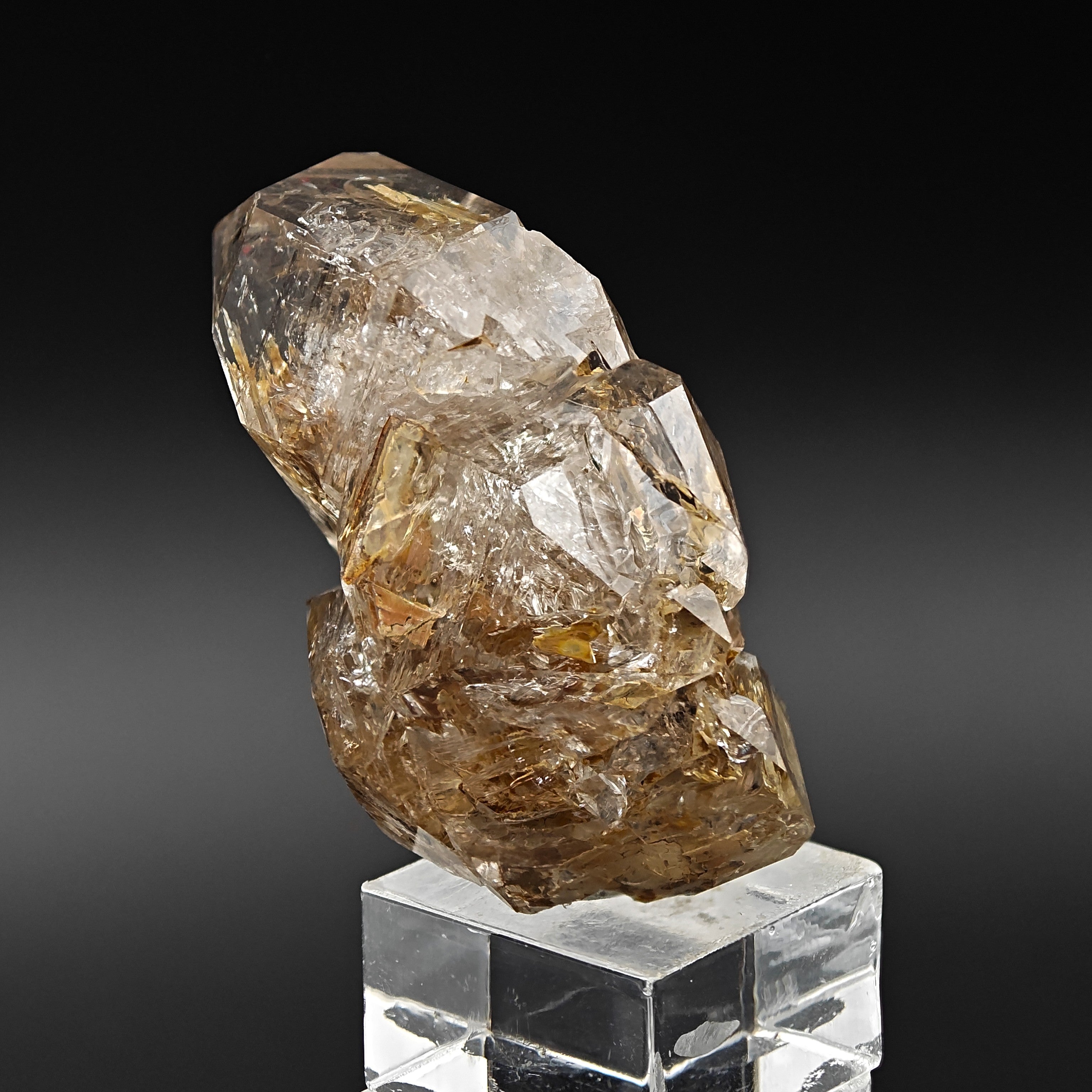 HOPPER QUARTZ – Large Transparent Crystal with Clay Inclusions, Liguria, Italy