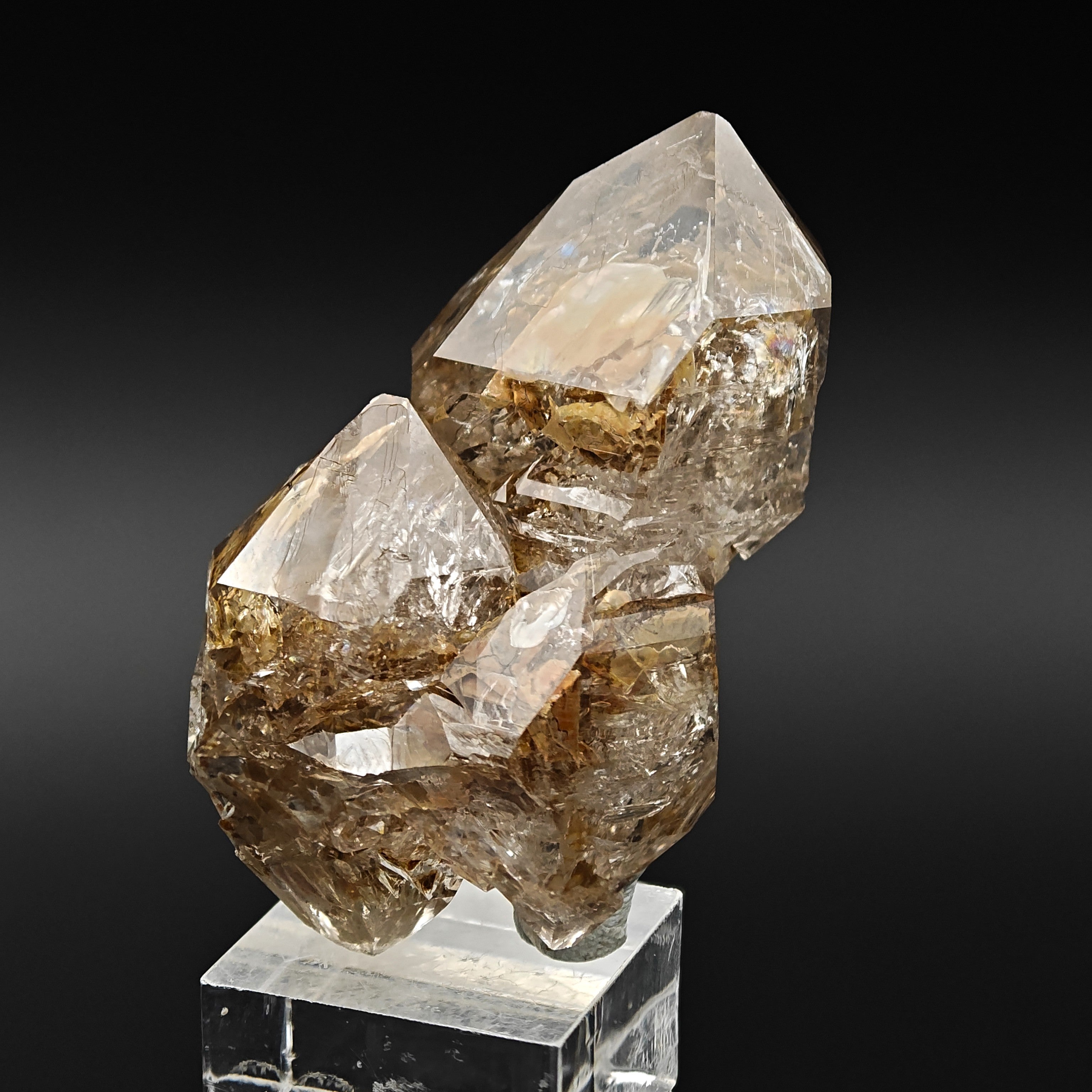 HOPPER QUARTZ – Large Transparent Crystal with Clay Inclusions, Liguria, Italy