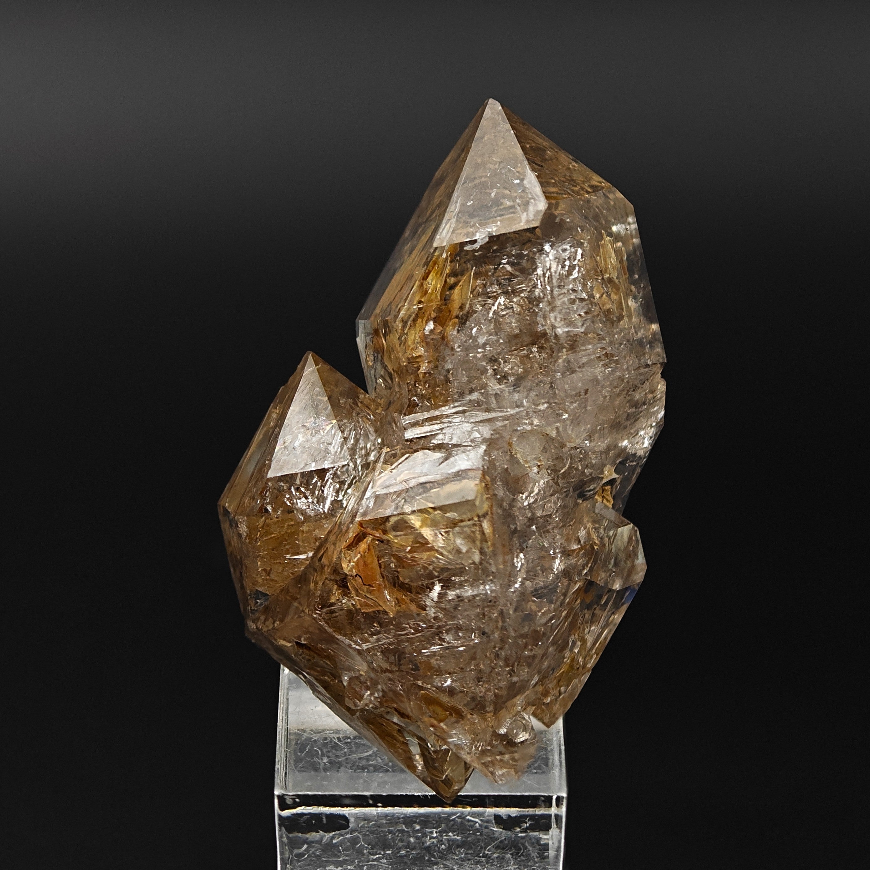 HOPPER QUARTZ – Large Transparent Crystal with Clay Inclusions, Liguria, Italy