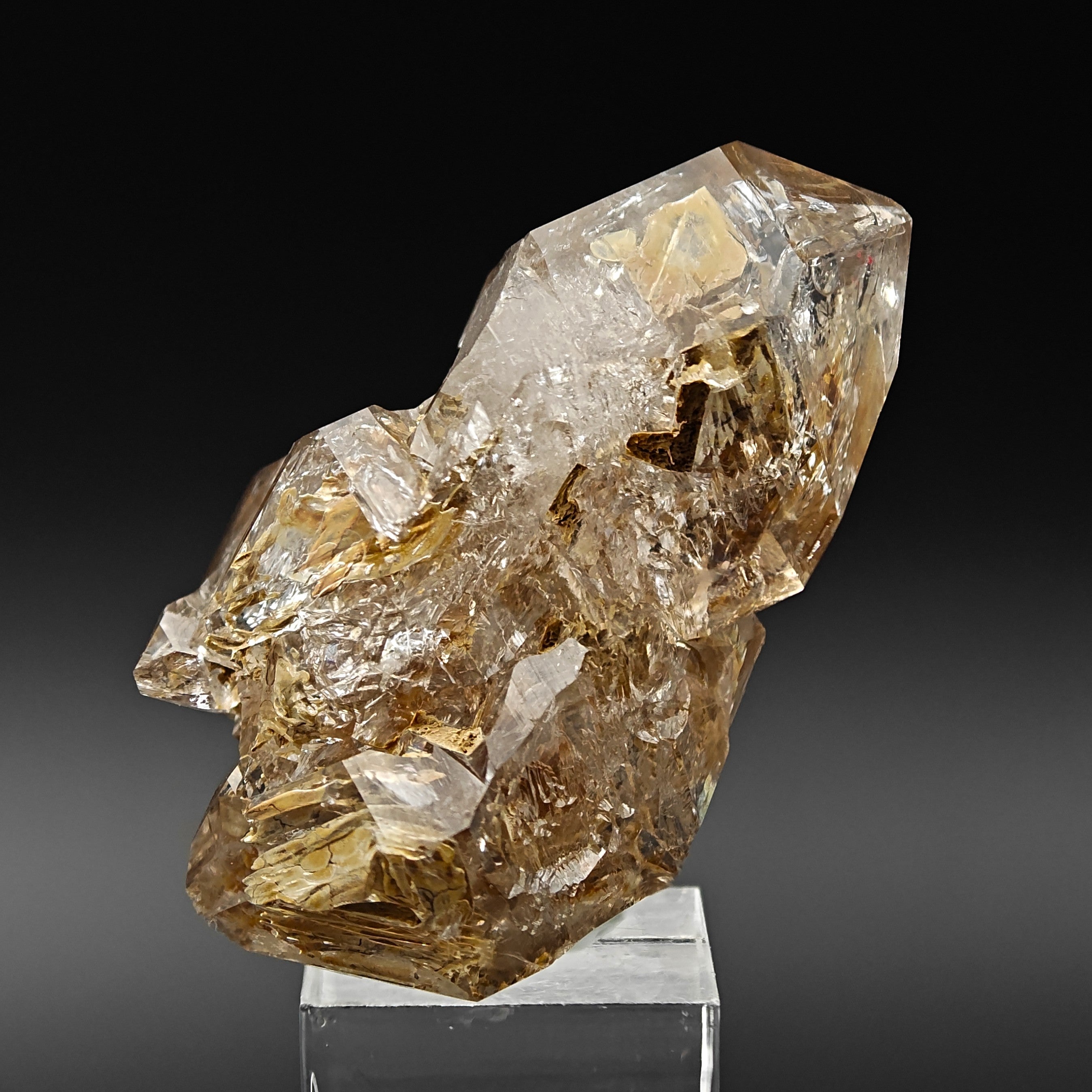 HOPPER QUARTZ – Large Transparent Crystal with Clay Inclusions, Liguria, Italy