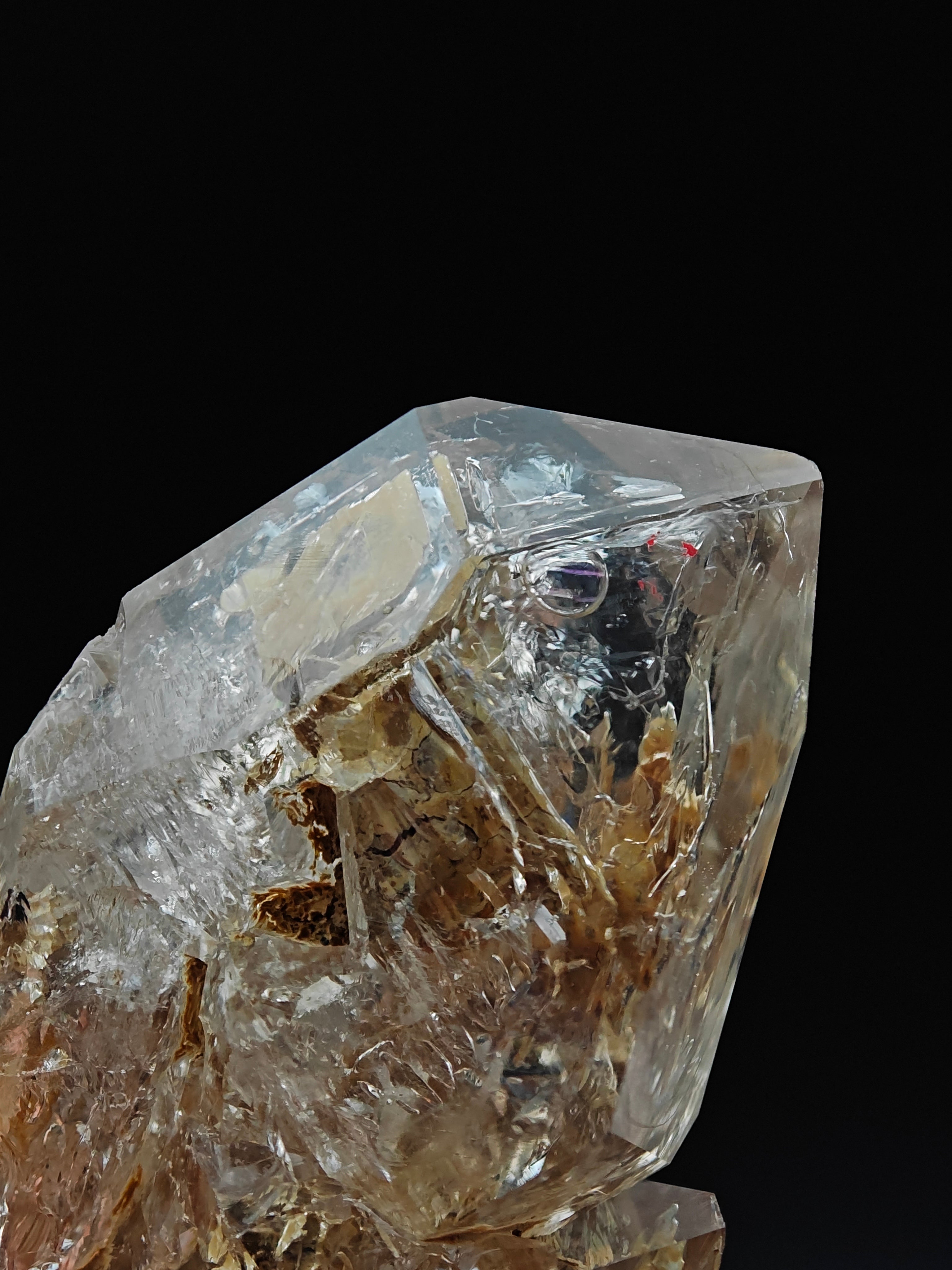 HOPPER QUARTZ – Large Transparent Crystal with Clay Inclusions, Liguria, Italy
