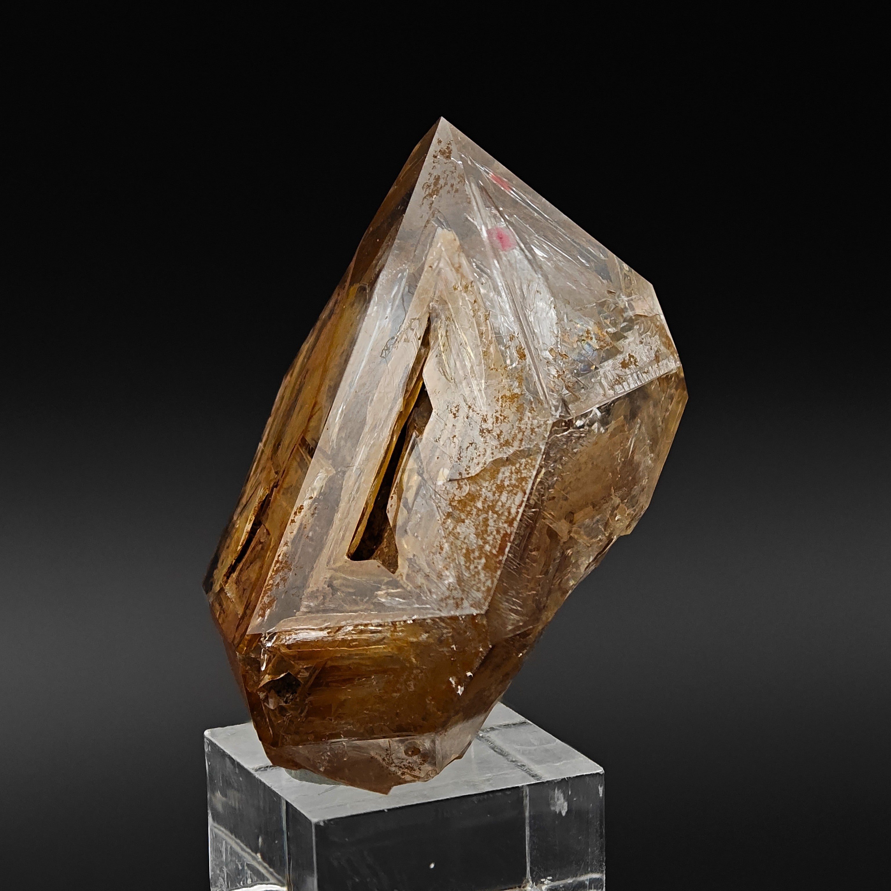 QUARTZ – Transparent Hopper Crystal with Clay Inclusions, Isolabona, Italy