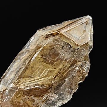 HOPPER QUARTZ – Skeletal Crystal with Clay Inclusions, Rocchetta Nervina, Italy