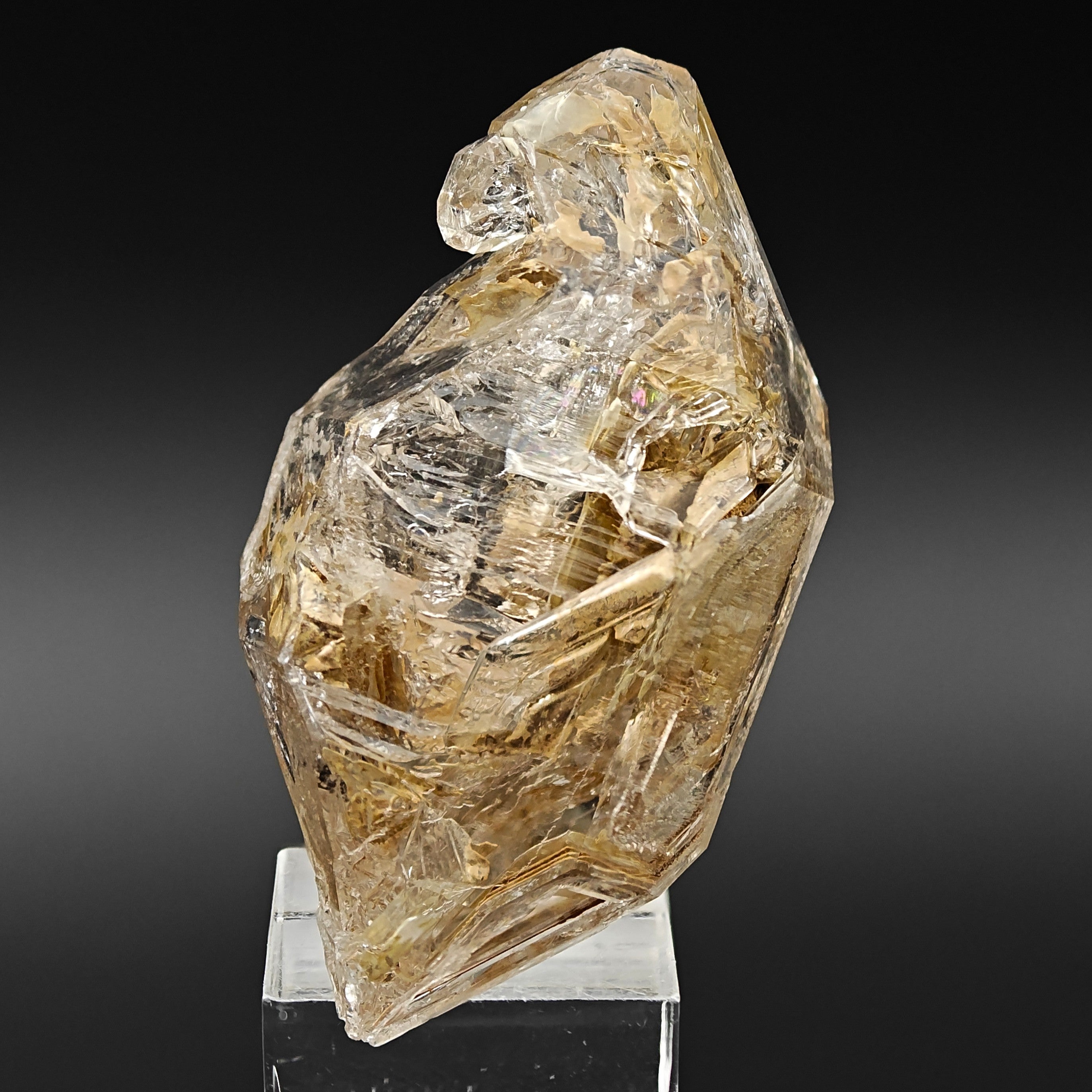 HOPPER QUARTZ – Skeletal Crystal with Clay Inclusions, Rocchetta Nervina, Italy