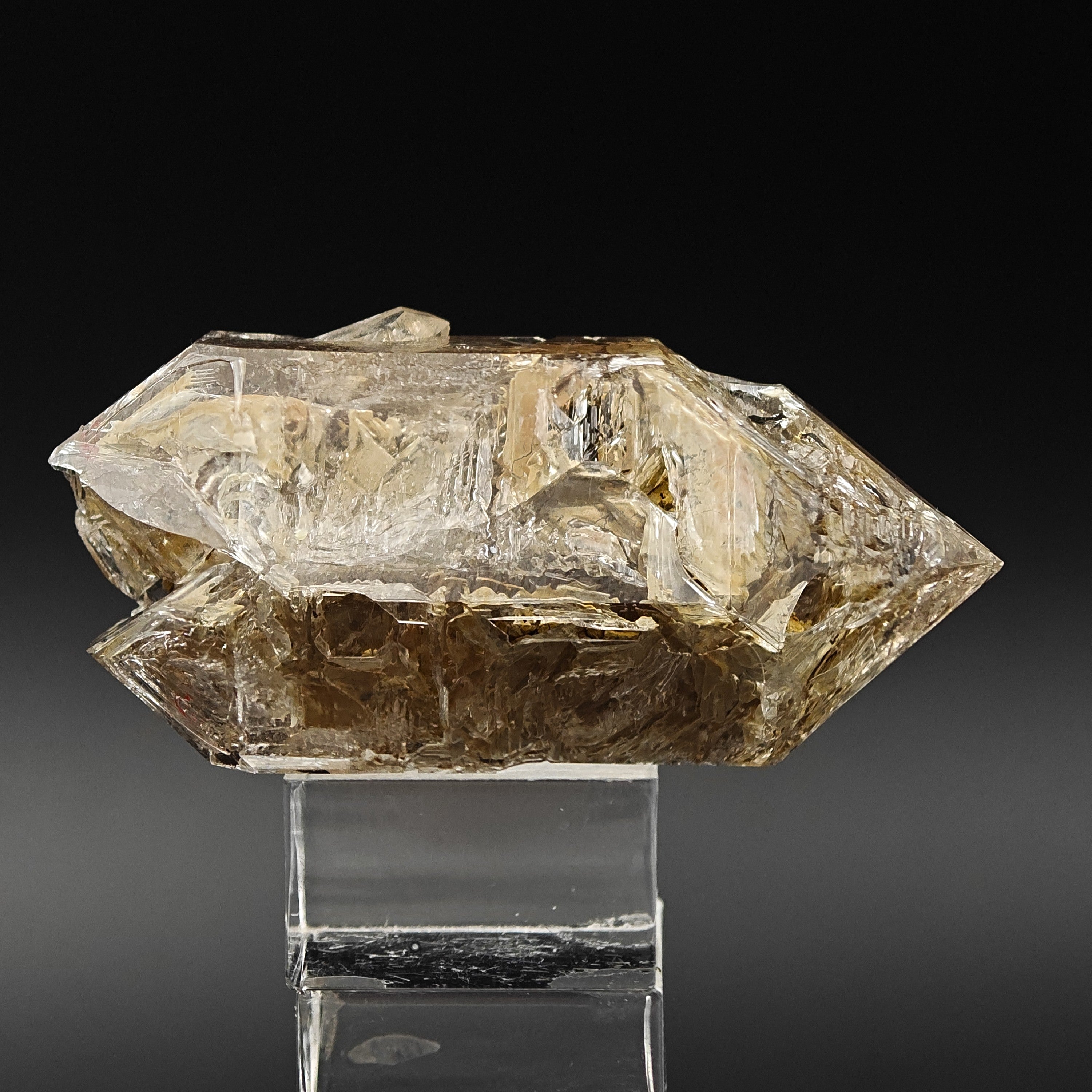 QUARTZ – Doubly & Fork-Terminated Hopper Crystal, Rocchetta Nervina, Italy