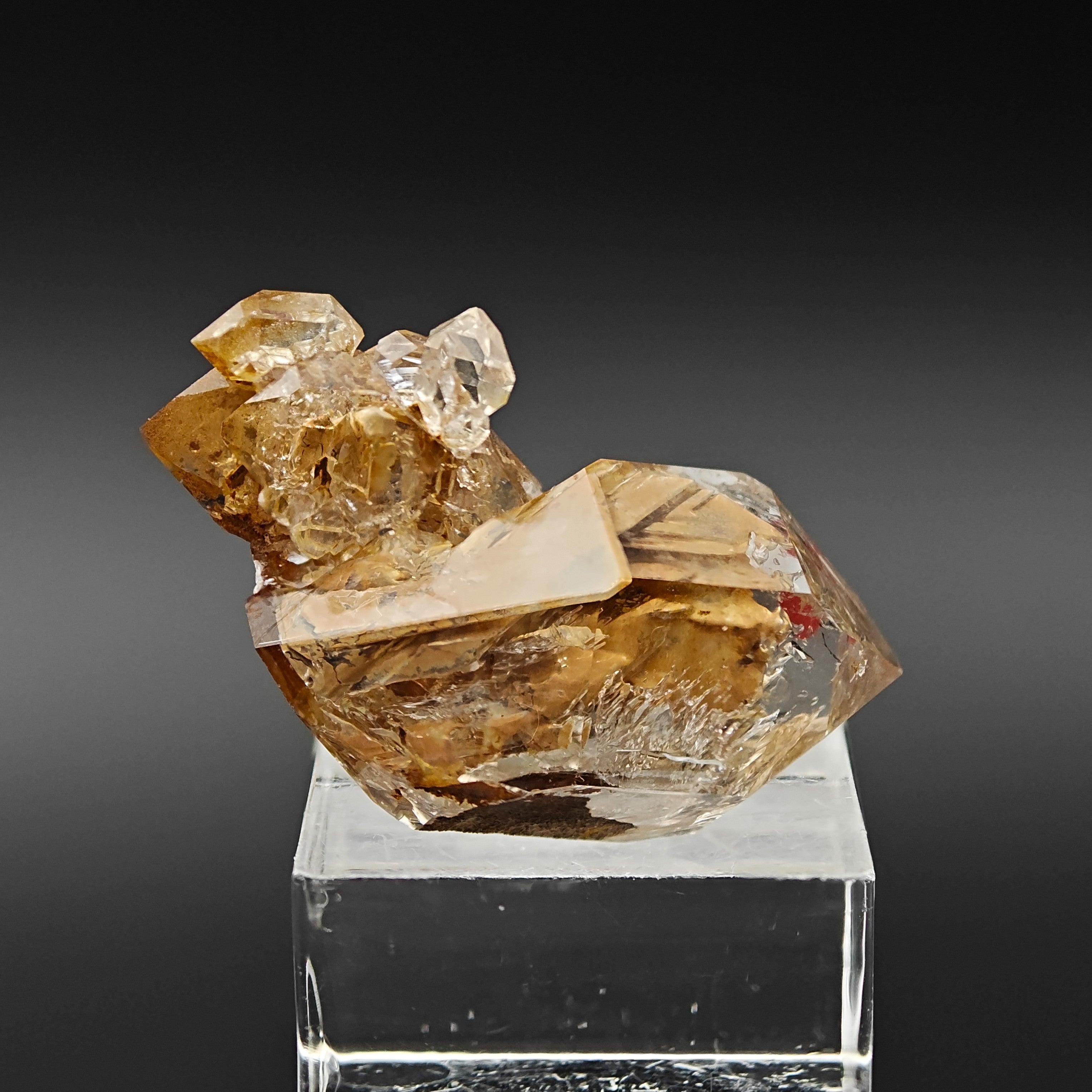 HOPPER QUARTZ – Transparent Crystal with Clay Inclusions, Nervia Valley, Italy