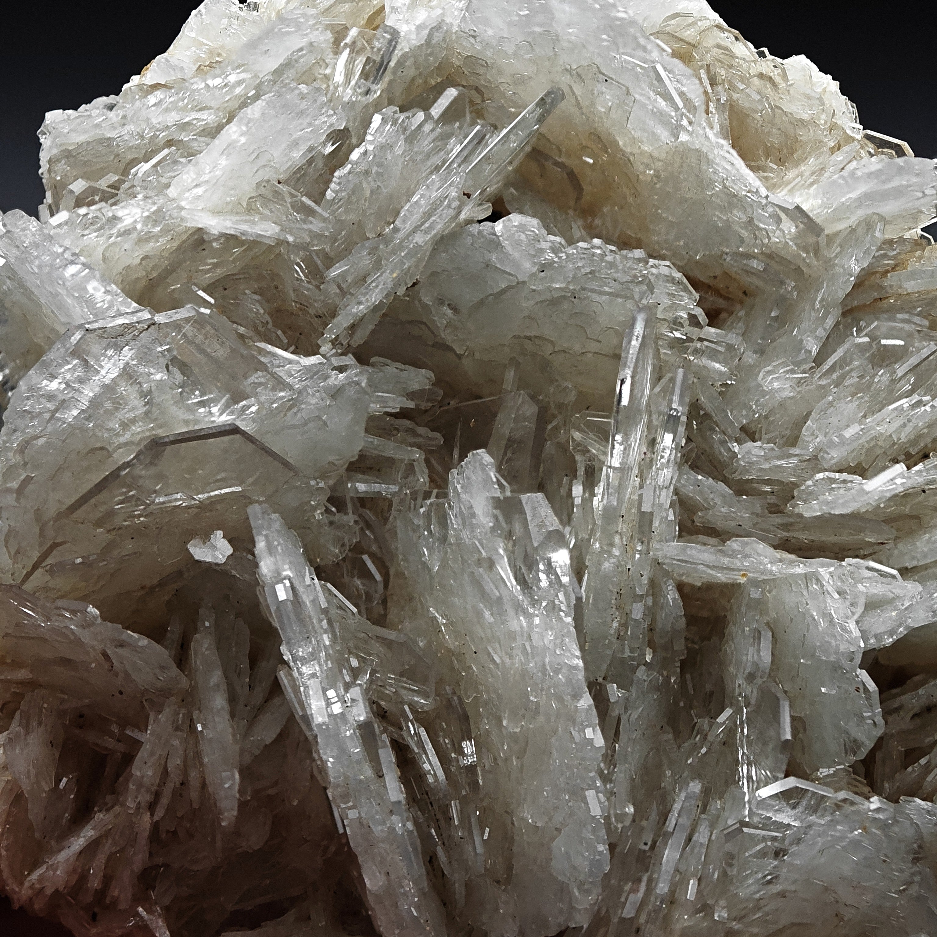 BARYTE –  Light Blue & Trasparent Crystal Cluster from Herja Mine, Romania