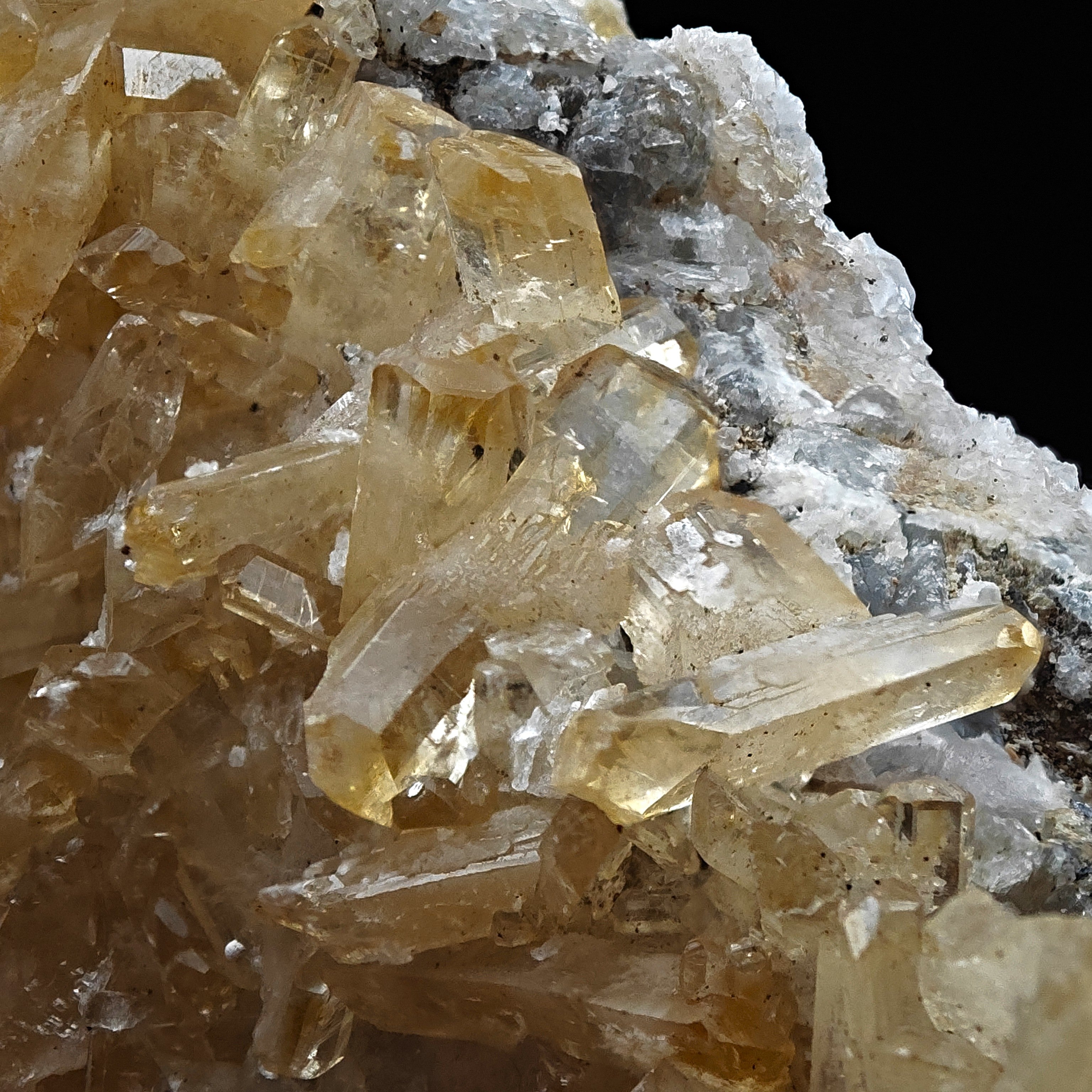 BARYTE – Honey-Yellow Chisel-Shaped Crystals from Sardinia, Italy