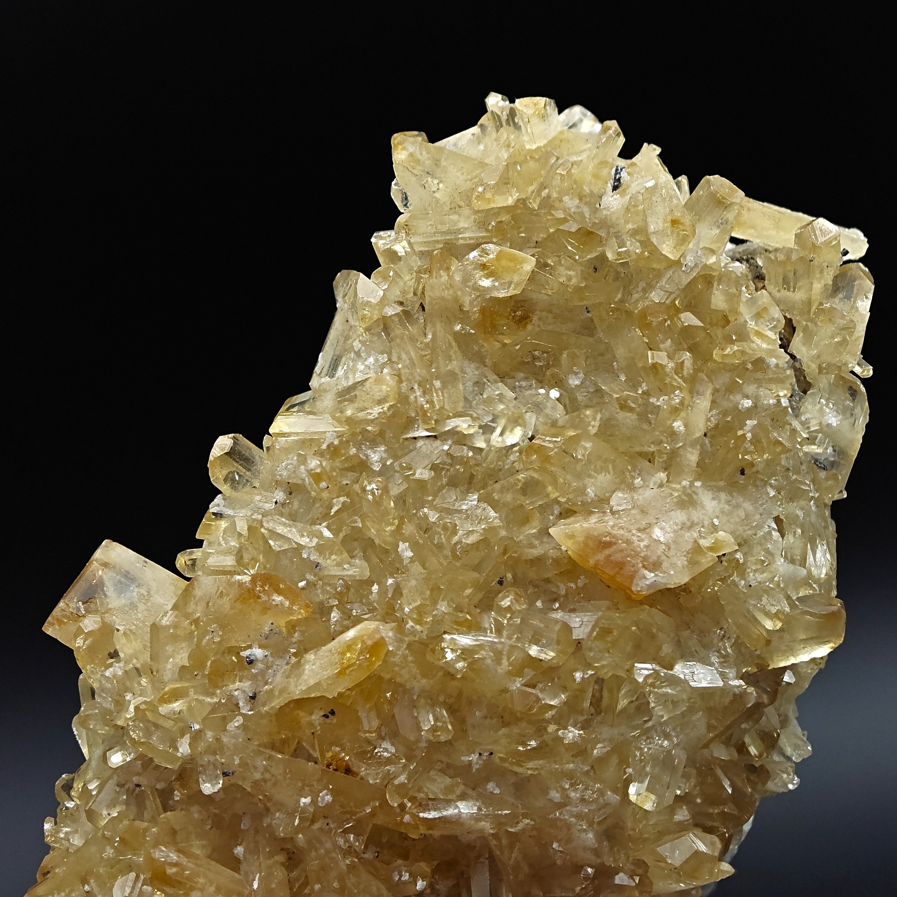 BARYTE – Honey-Yellow Chisel-Shaped Crystals from Sardinia, Italy