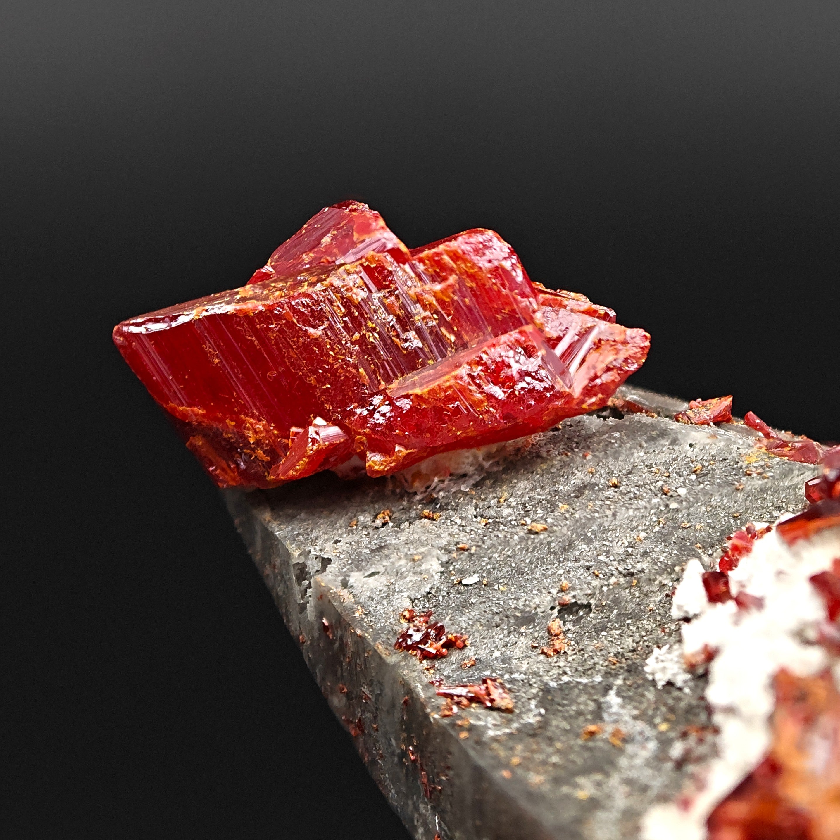REALGAR & CALCITE – Fire-Red Crystals up to 3cm, Jiepaiyu Mine, Hunan, China
