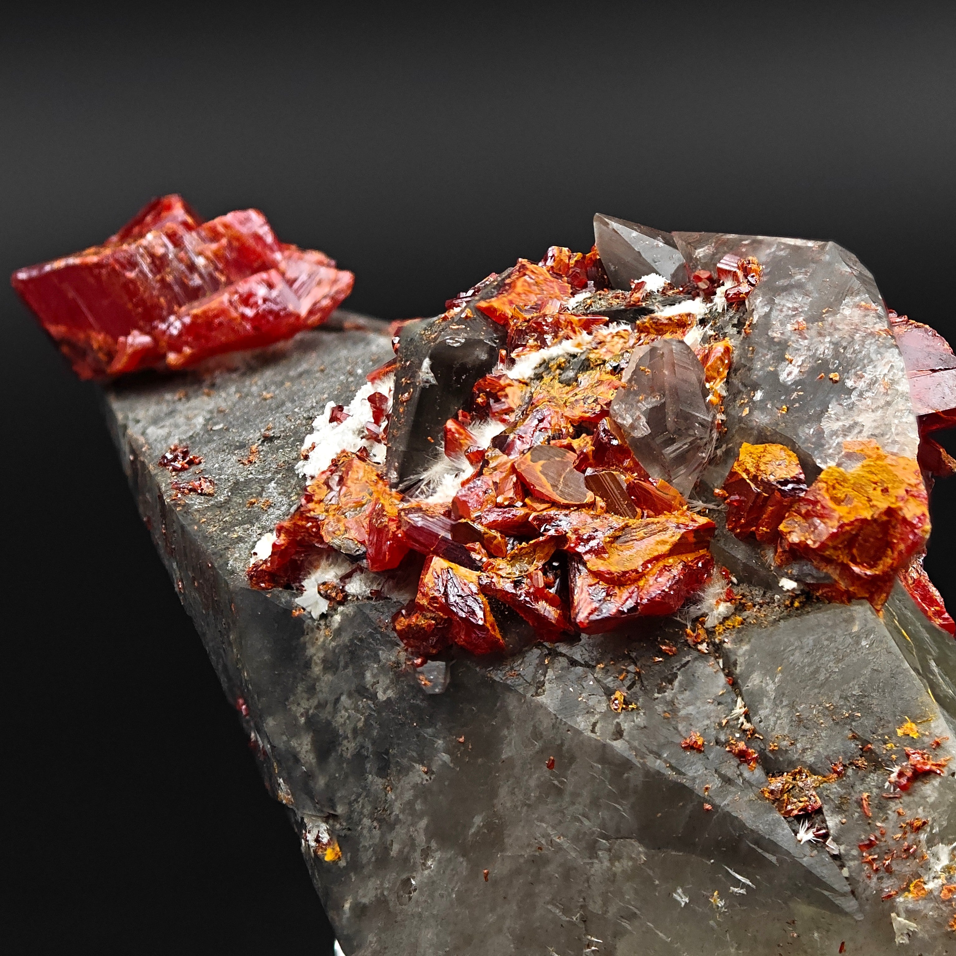 REALGAR & CALCITE – Fire-Red Crystals up to 3cm, Jiepaiyu Mine, Hunan, China