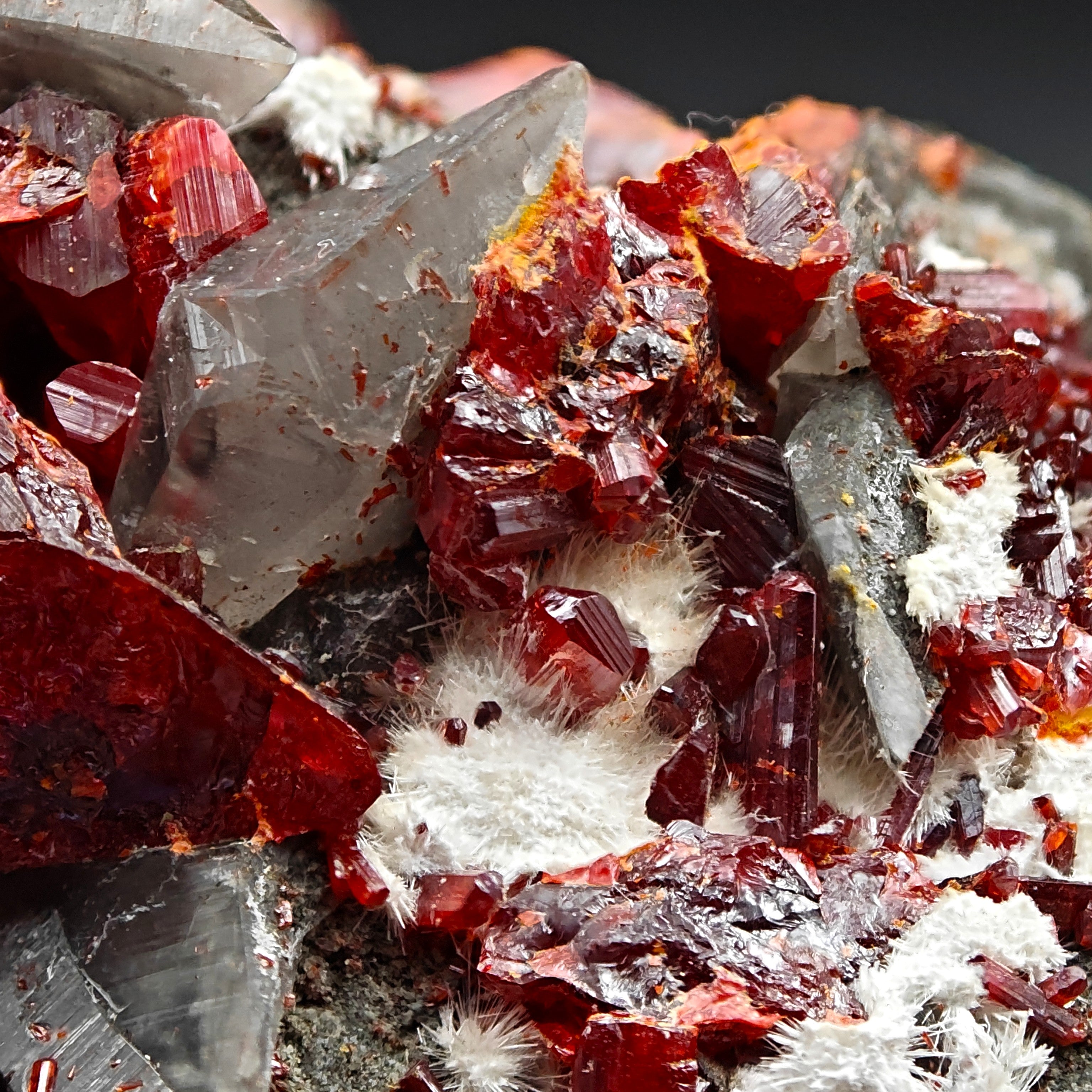 REALGAR & CALCITE – Fire-Red Crystals up to 3cm, Jiepaiyu Mine, Hunan, China