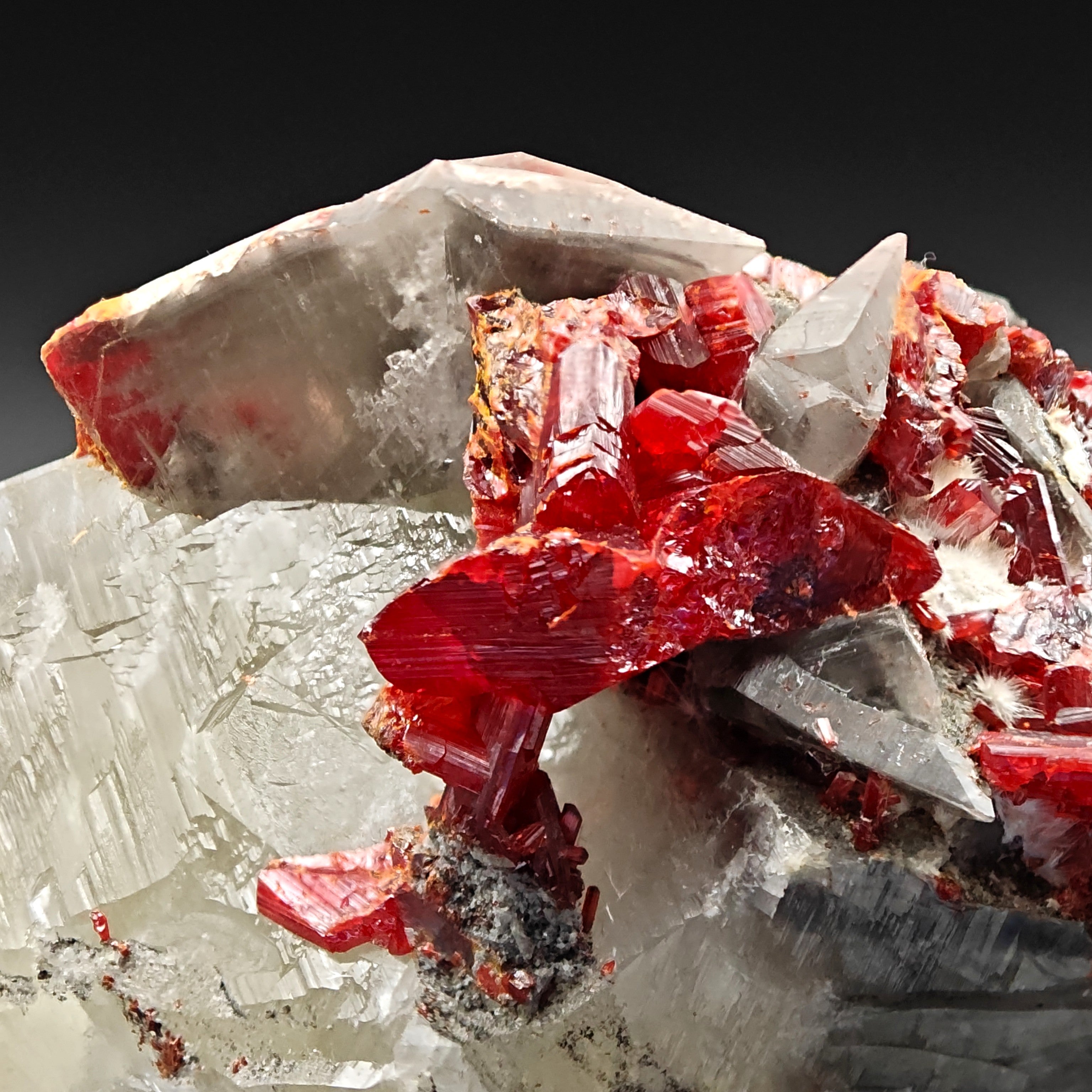 REALGAR & CALCITE – Fire-Red Crystals up to 3cm, Jiepaiyu Mine, Hunan, China