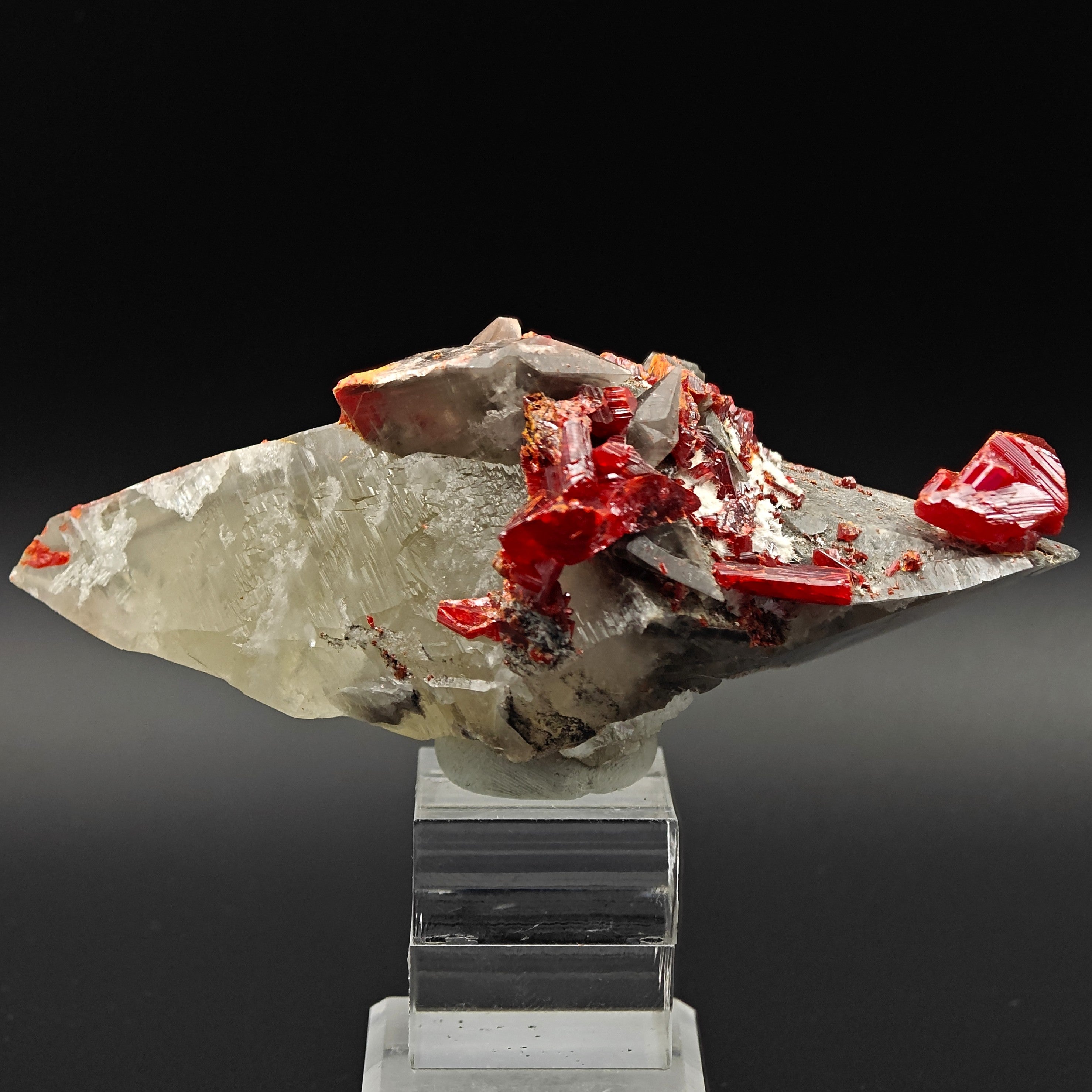 REALGAR & CALCITE – Fire-Red Crystals up to 3cm, Jiepaiyu Mine, Hunan, China