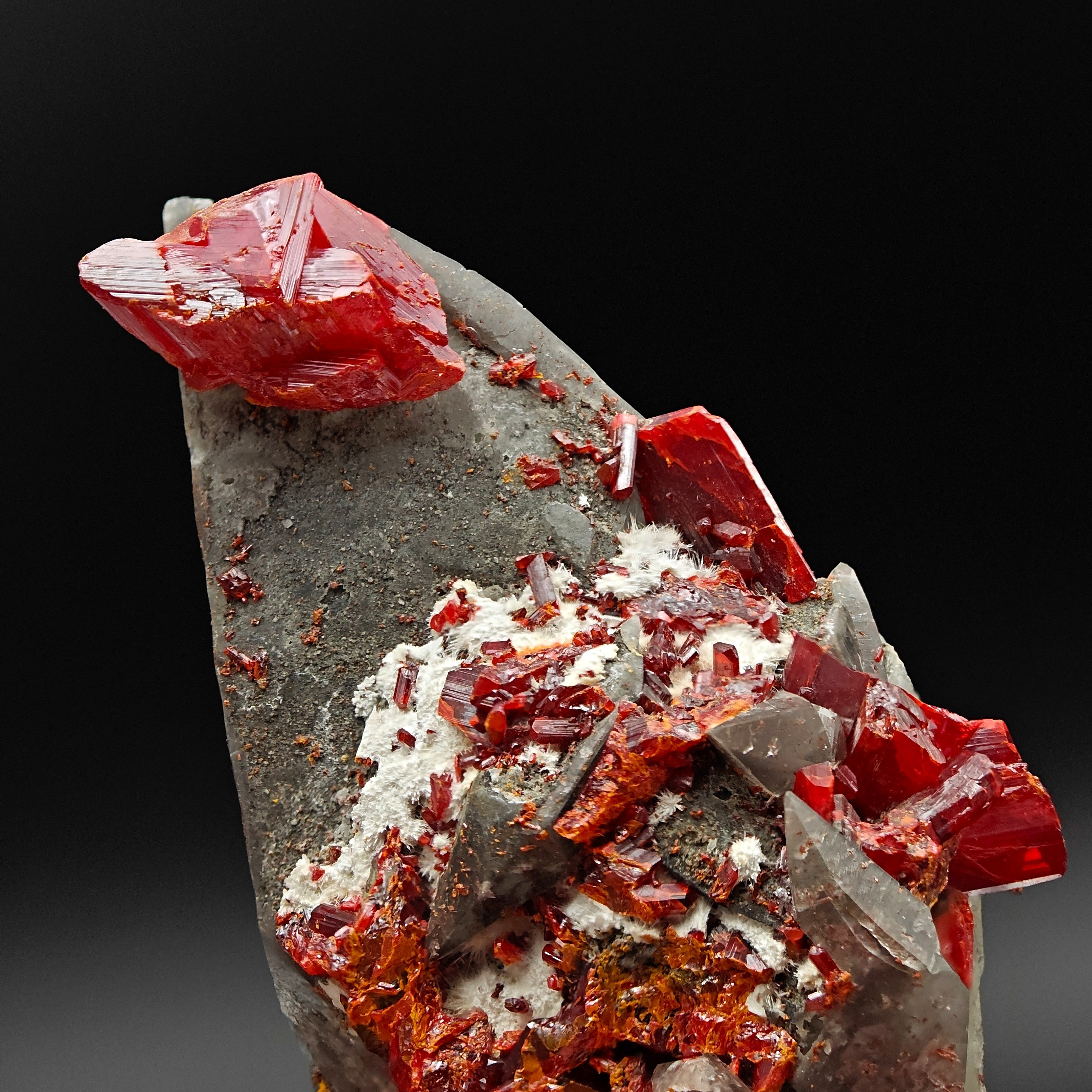 REALGAR & CALCITE – Fire-Red Crystals up to 3cm, Jiepaiyu Mine, Hunan, China