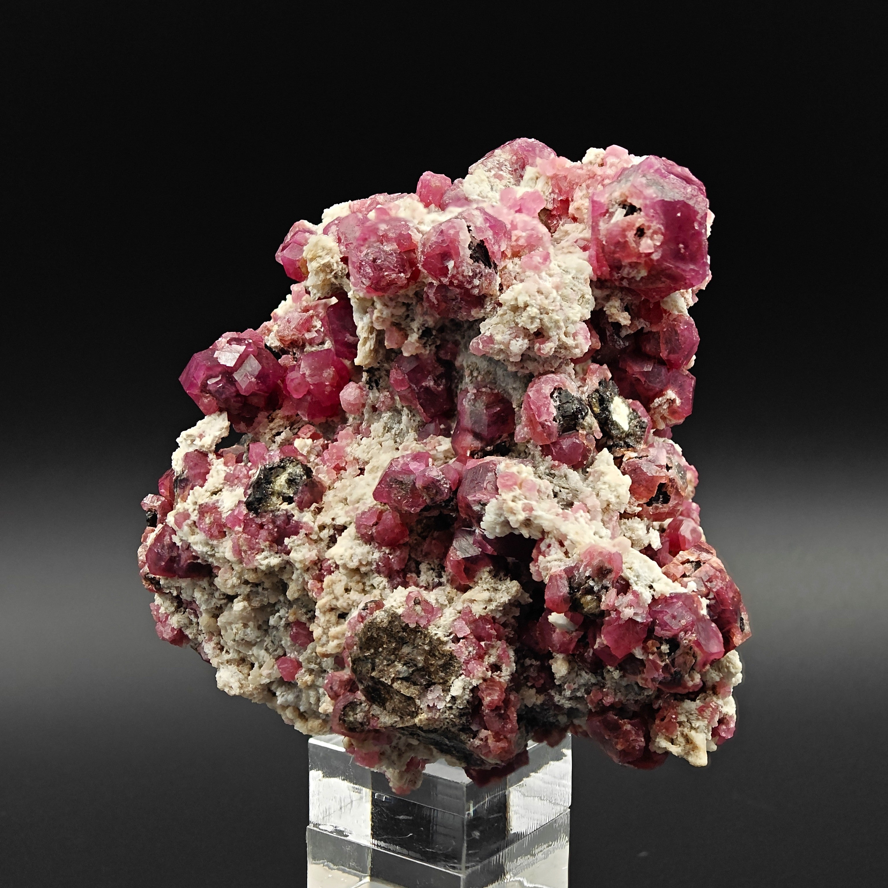 ROSOLITE GARNET – Vivid Pink Grossular Crystals, Sierra de Cruces, Mexico