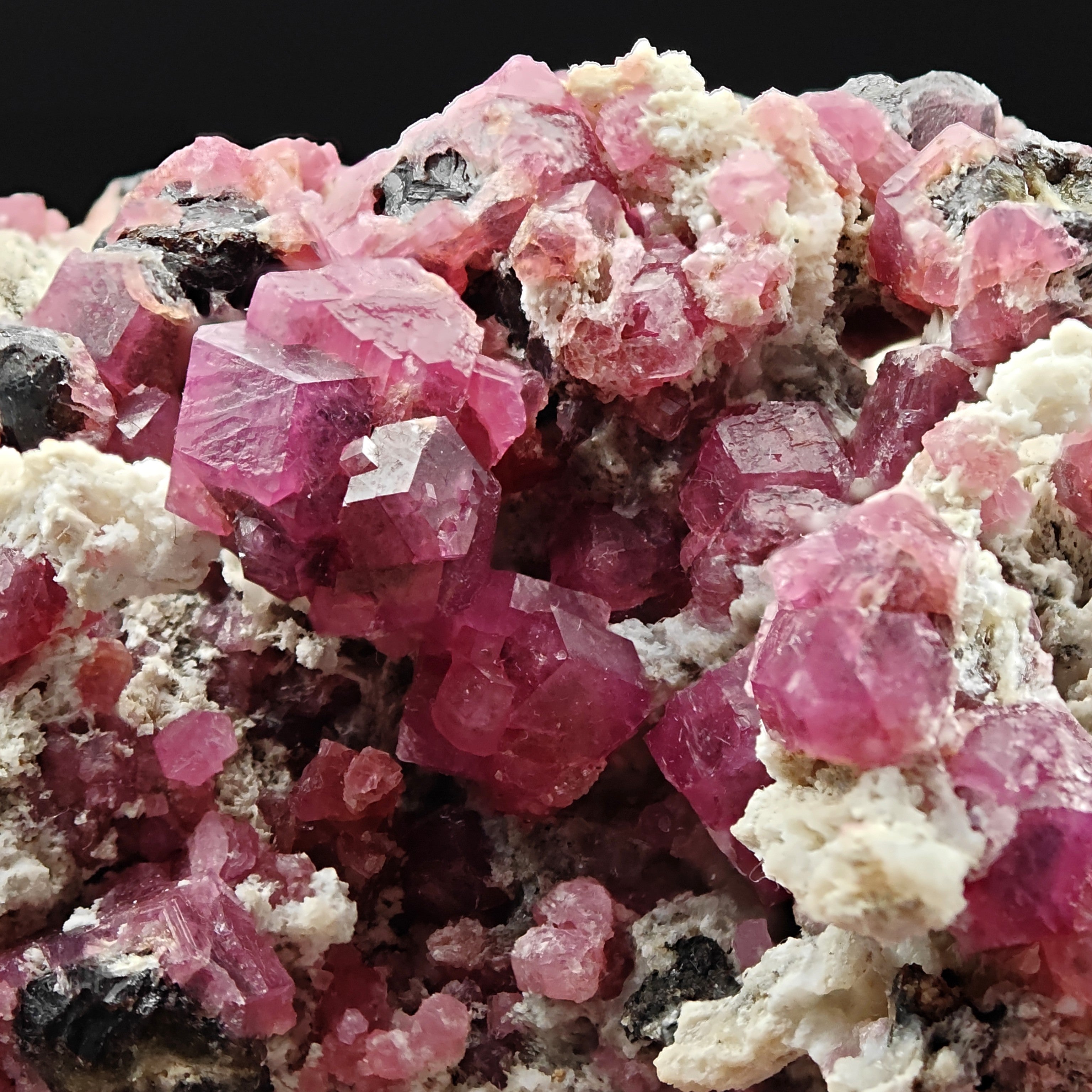 ROSOLITE GARNET – Vivid Pink Grossular Crystals, Sierra de Cruces, Mexico