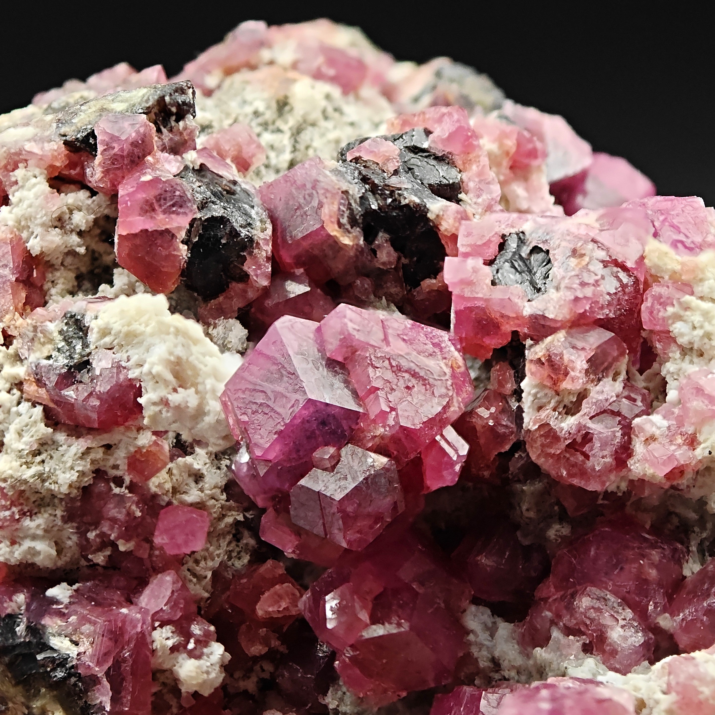 ROSOLITE GARNET – Vivid Pink Grossular Crystals, Sierra de Cruces, Mexico