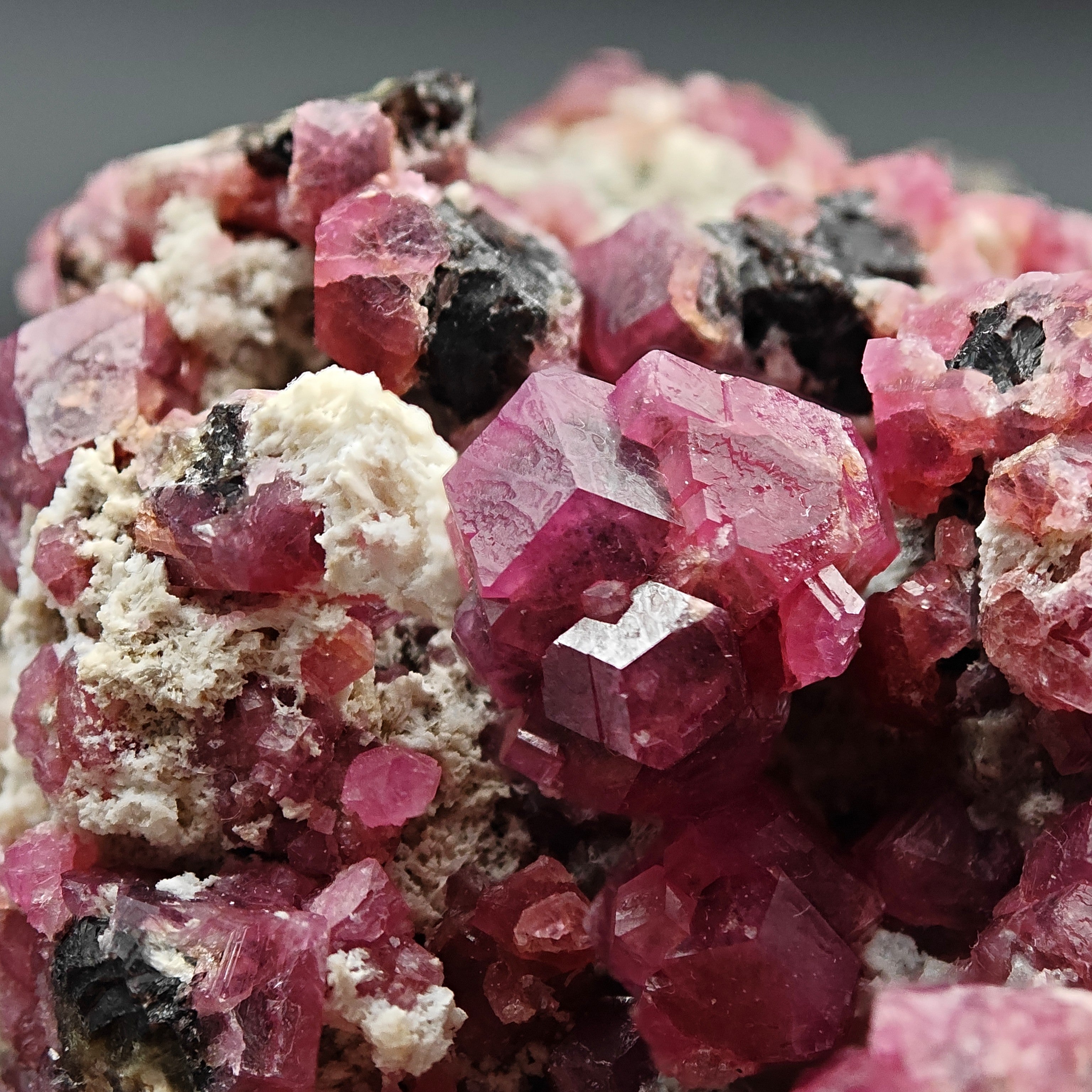 ROSOLITE GARNET – Vivid Pink Grossular Crystals, Sierra de Cruces, Mexico