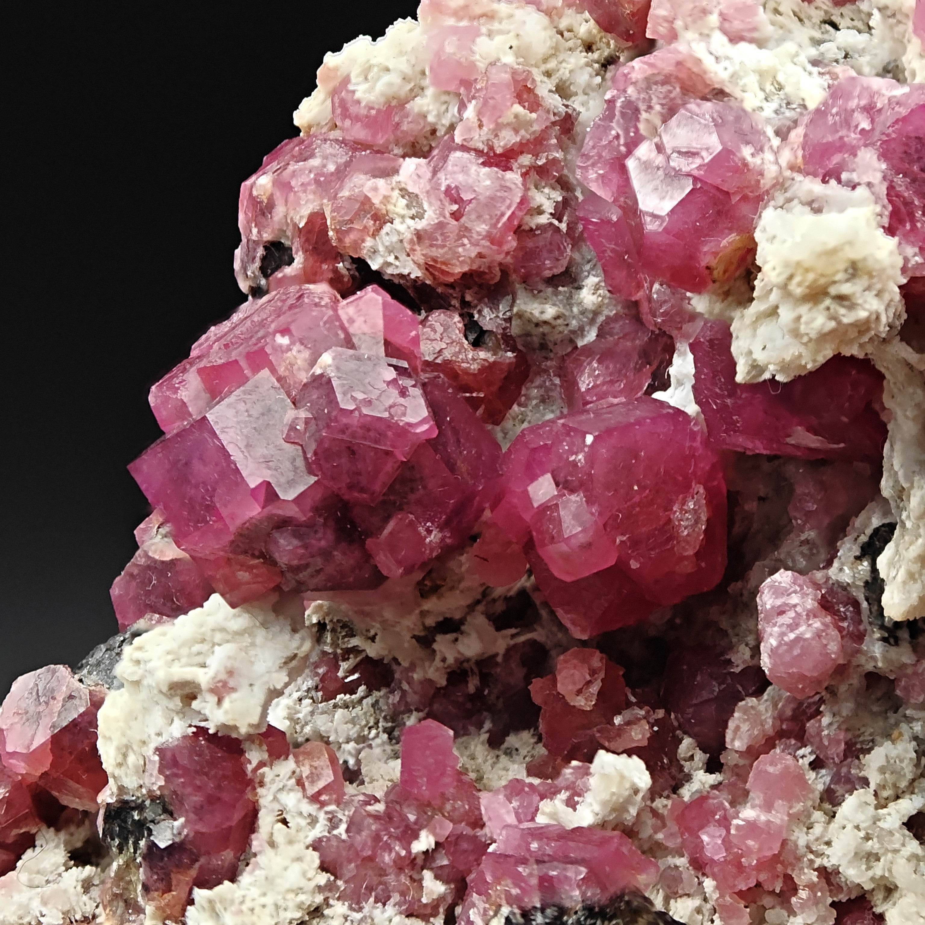 ROSOLITE GARNET – Vivid Pink Grossular Crystals, Sierra de Cruces, Mexico