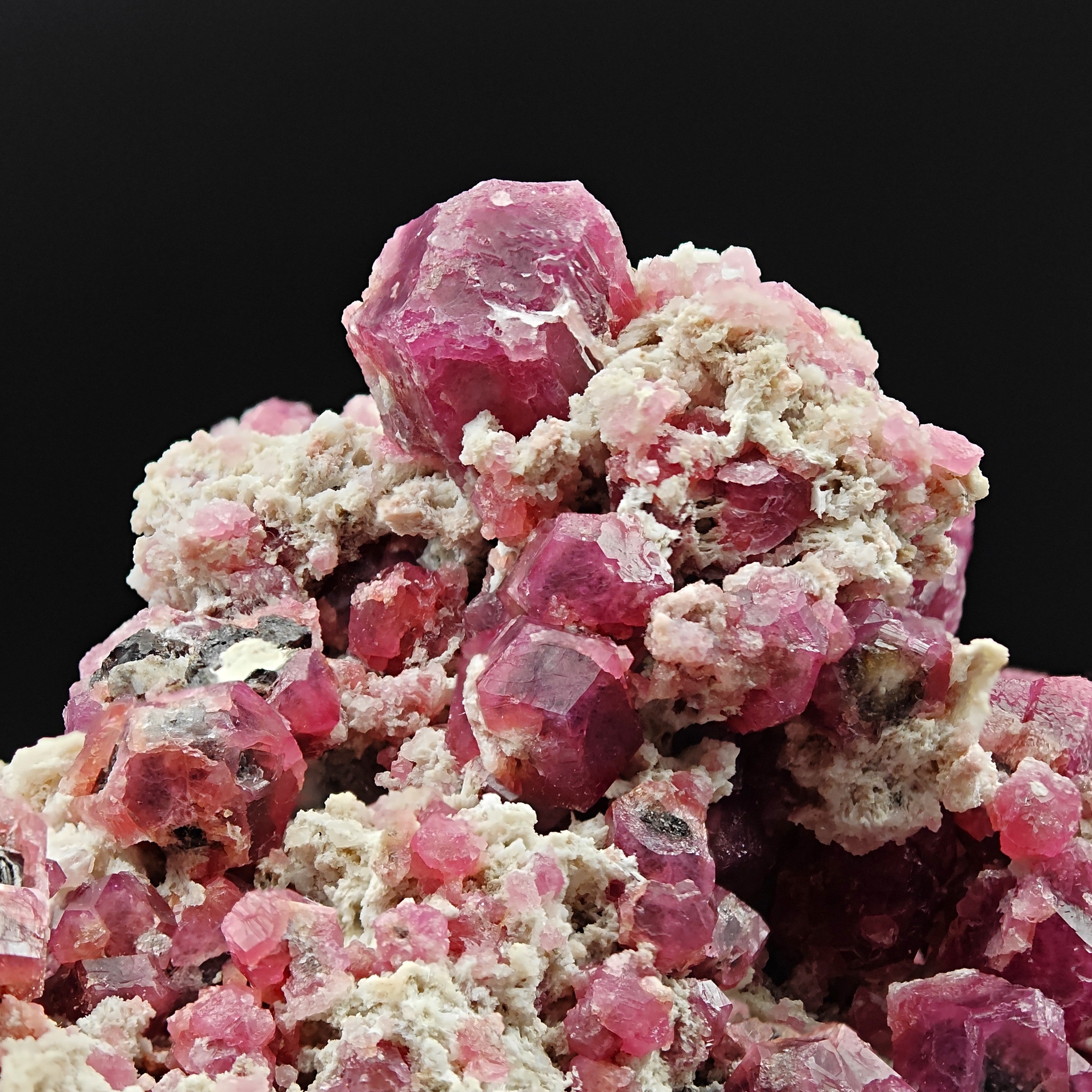 ROSOLITE GARNET – Vivid Pink Grossular Crystals, Sierra de Cruces, Mexico