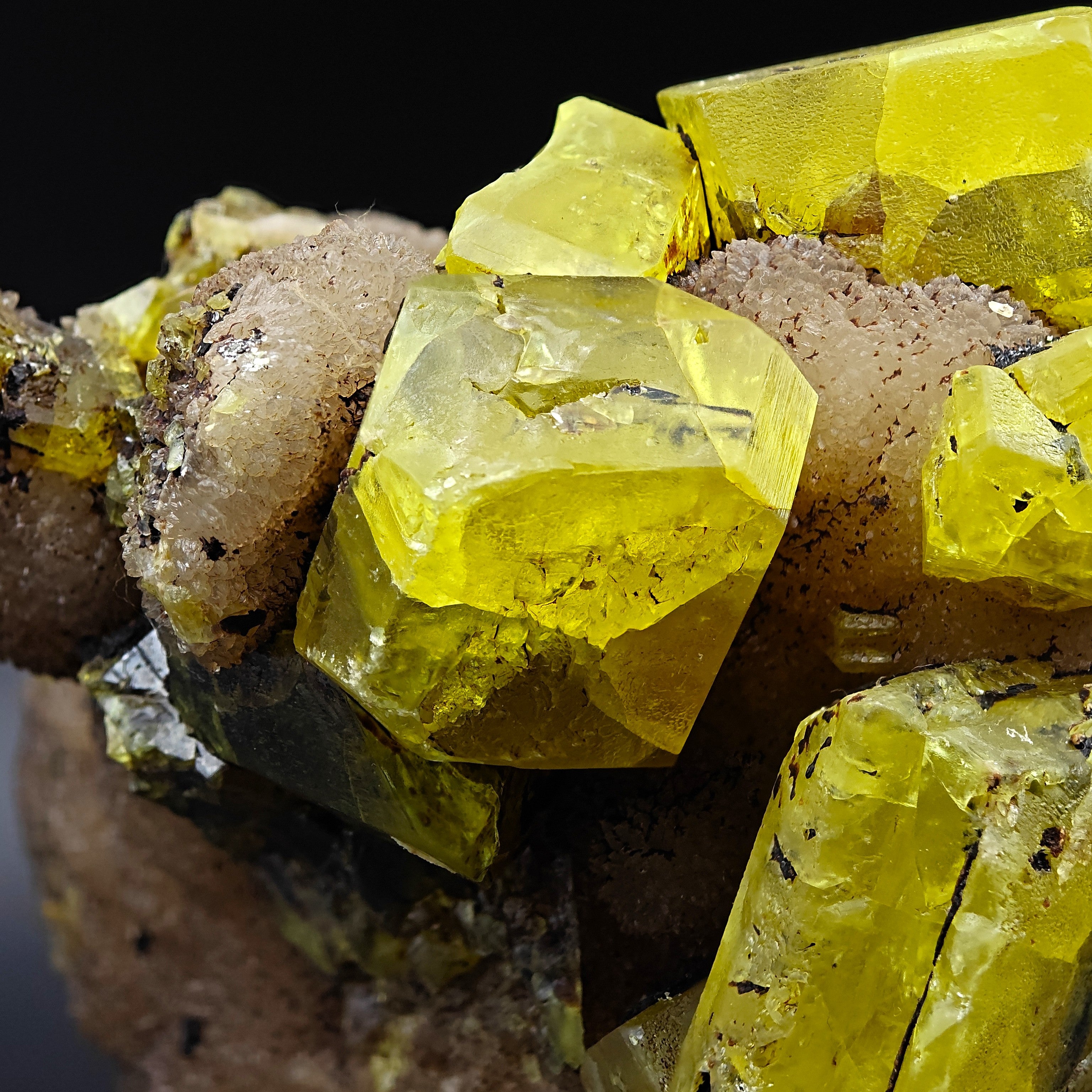 SULFUR – Vivid Yellow Crystals up to 7cm, Cozzo Disi Mine, Sicily, Italy