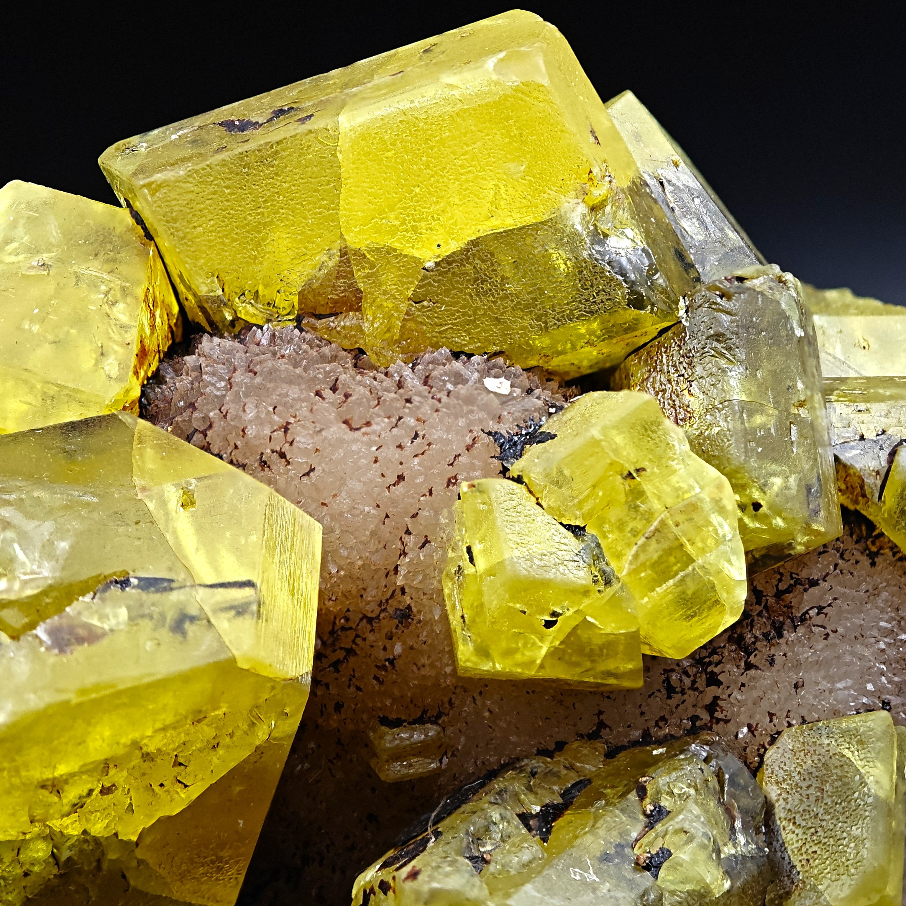 SULFUR – Vivid Yellow Crystals up to 7cm, Cozzo Disi Mine, Sicily, Italy