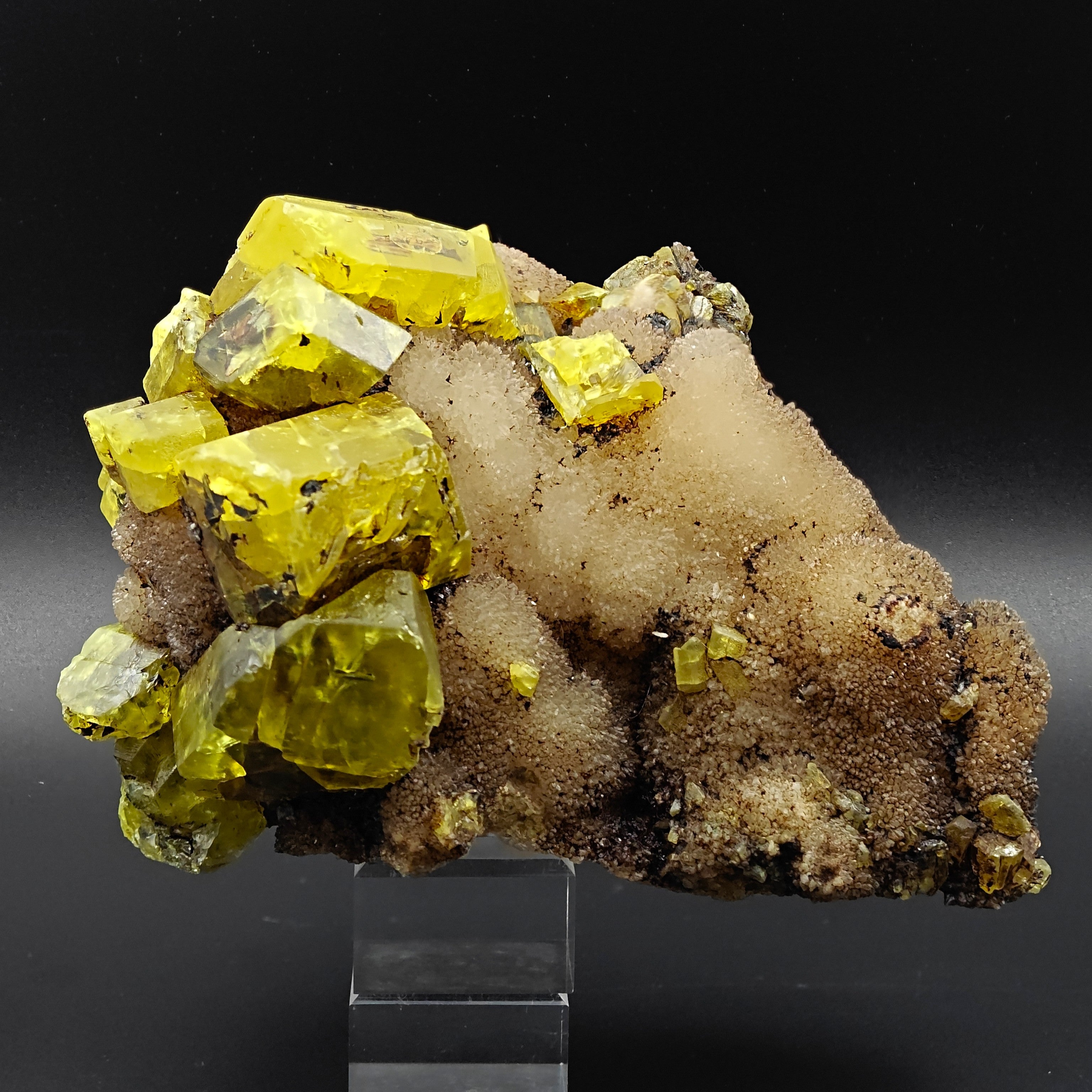 SULFUR – Vivid Yellow Crystals up to 7cm, Cozzo Disi Mine, Sicily, Italy