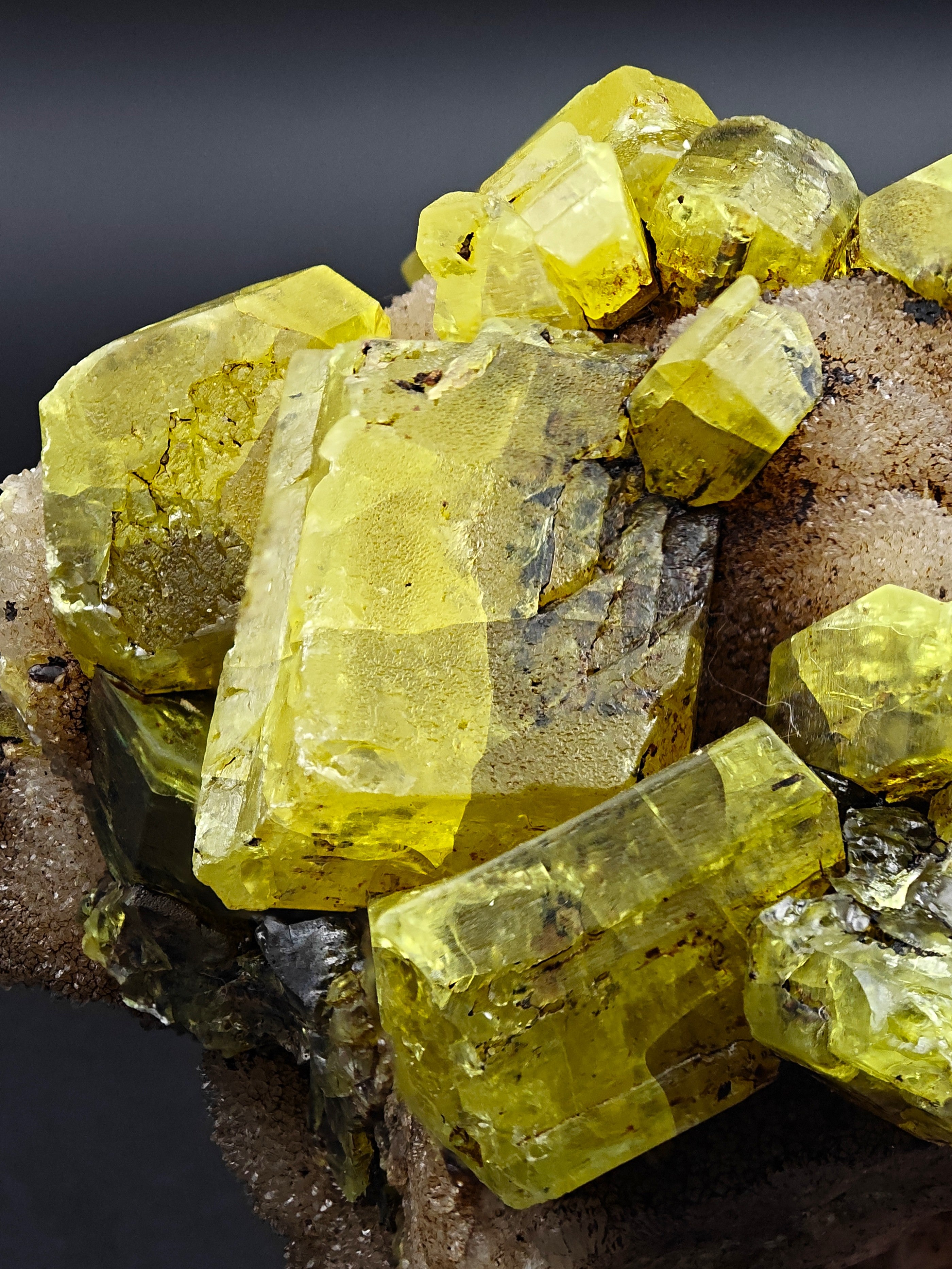 SULFUR – Vivid Yellow Crystals up to 7cm, Cozzo Disi Mine, Sicily, Italy