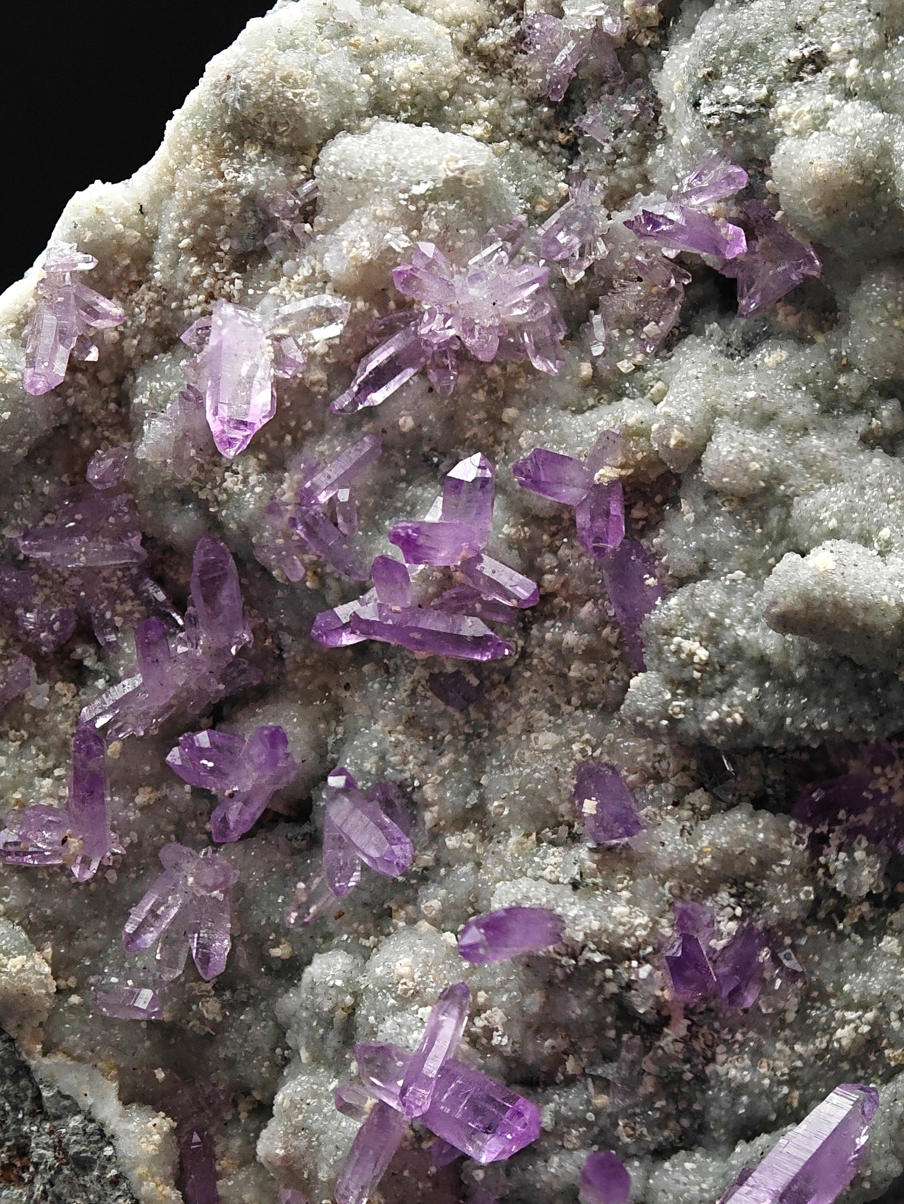 AMETHYST SCEPTERS – Violet Crystal Clusters on Green CHALCEDONY