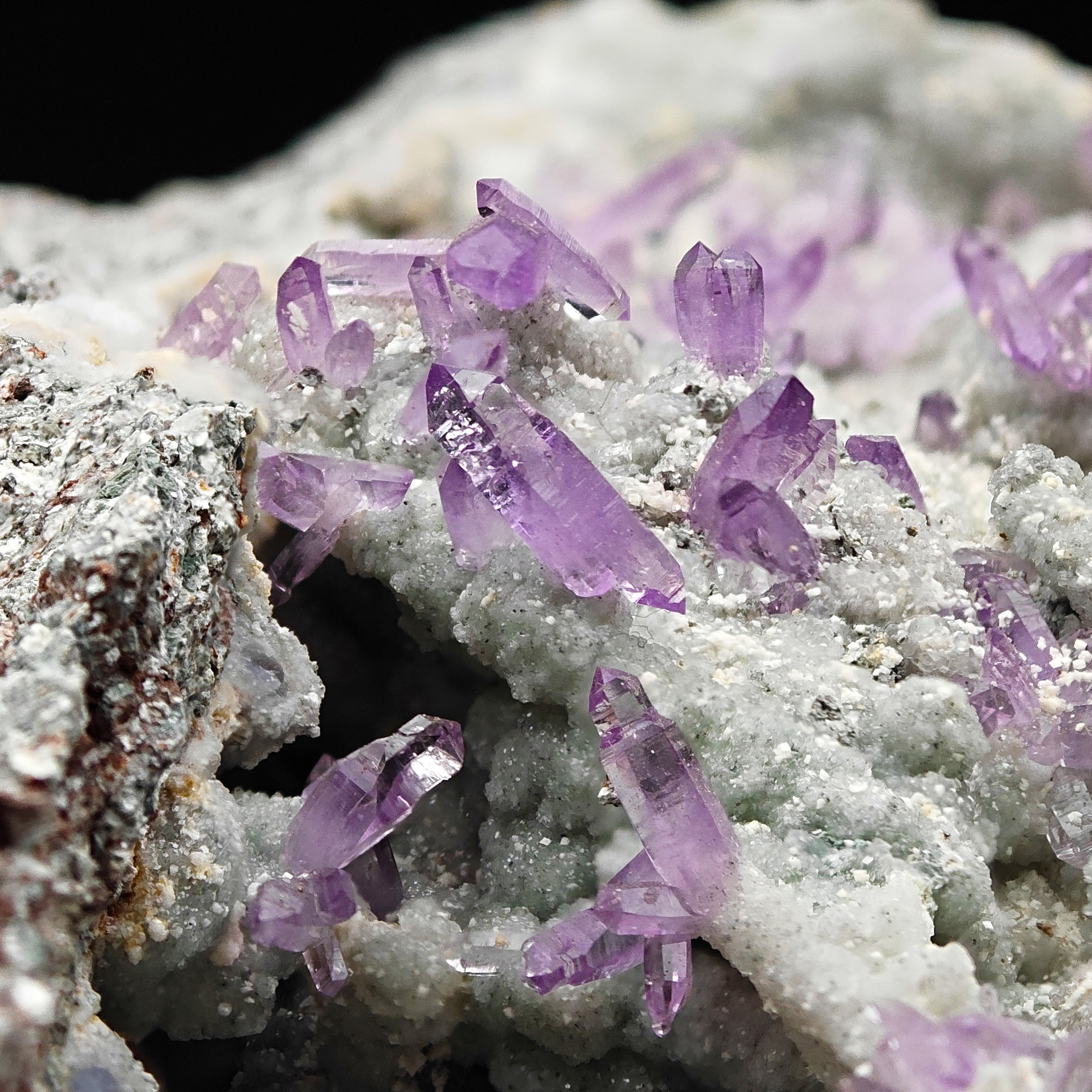 AMETHYST SCEPTERS – Violet Crystal Clusters on Green CHALCEDONY