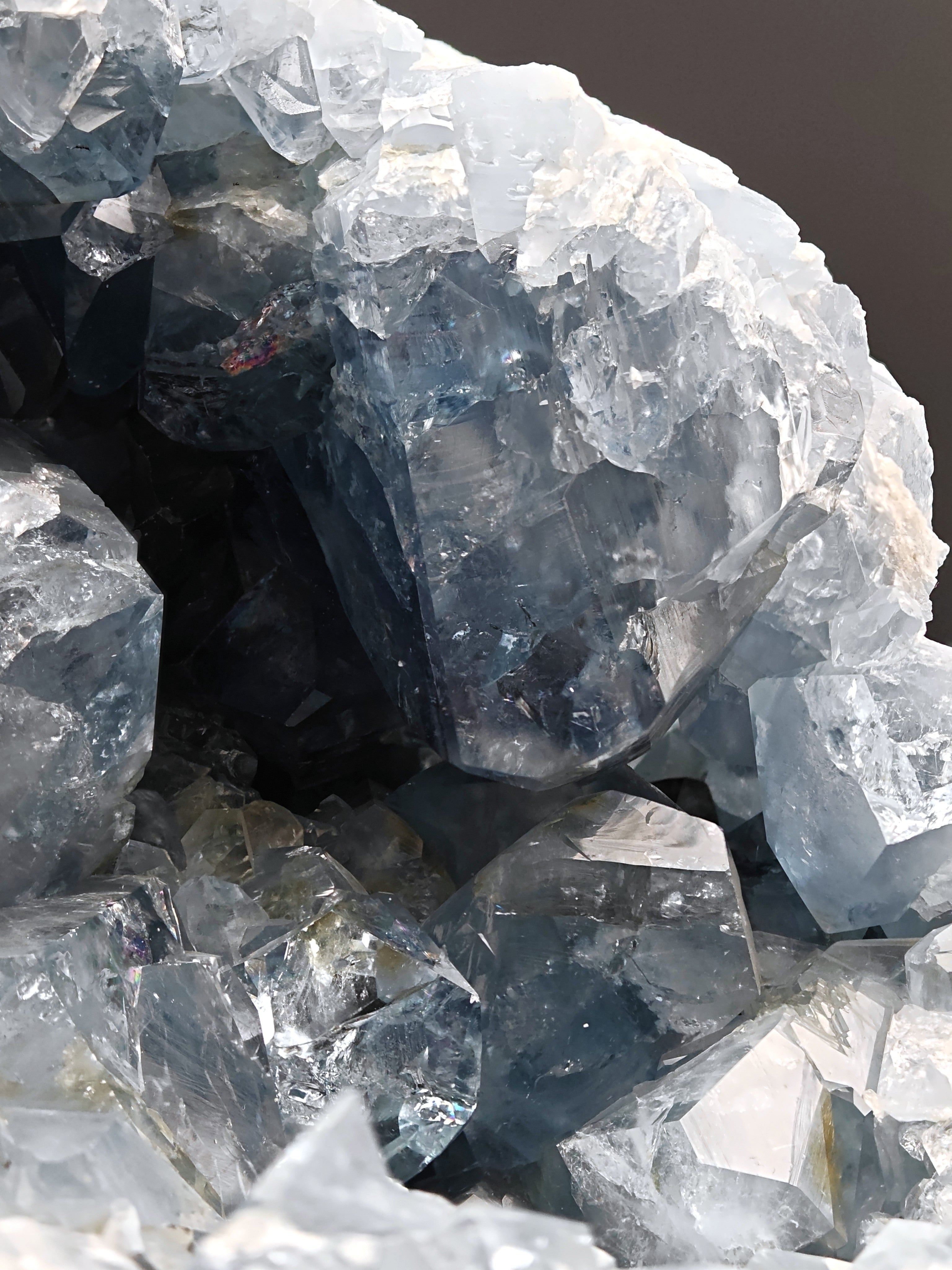 CELESTINE – Massive 26cm Geode with light Blue Crystals, Madagascar