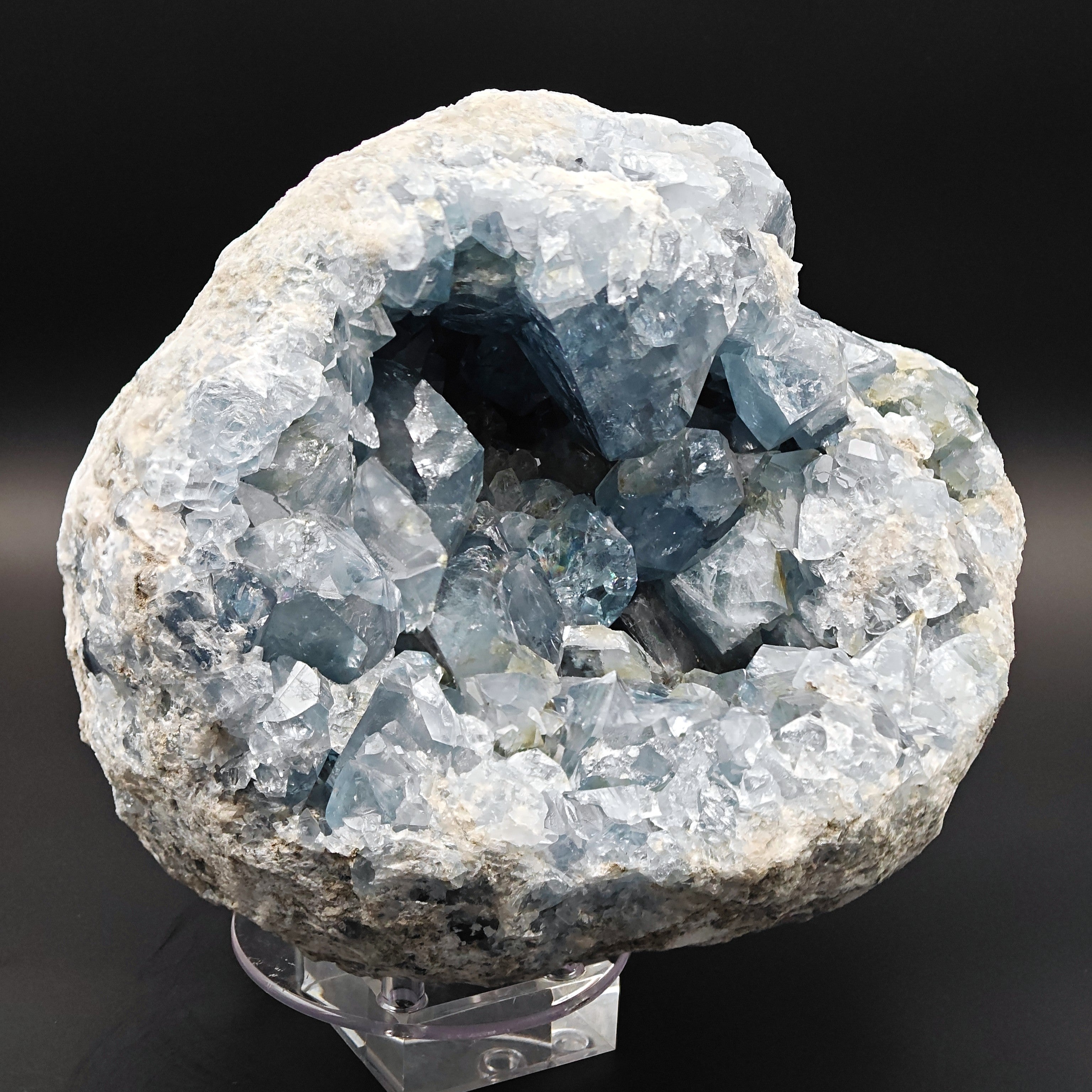 CELESTINE – Massive 26cm Geode with light Blue Crystals, Madagascar
