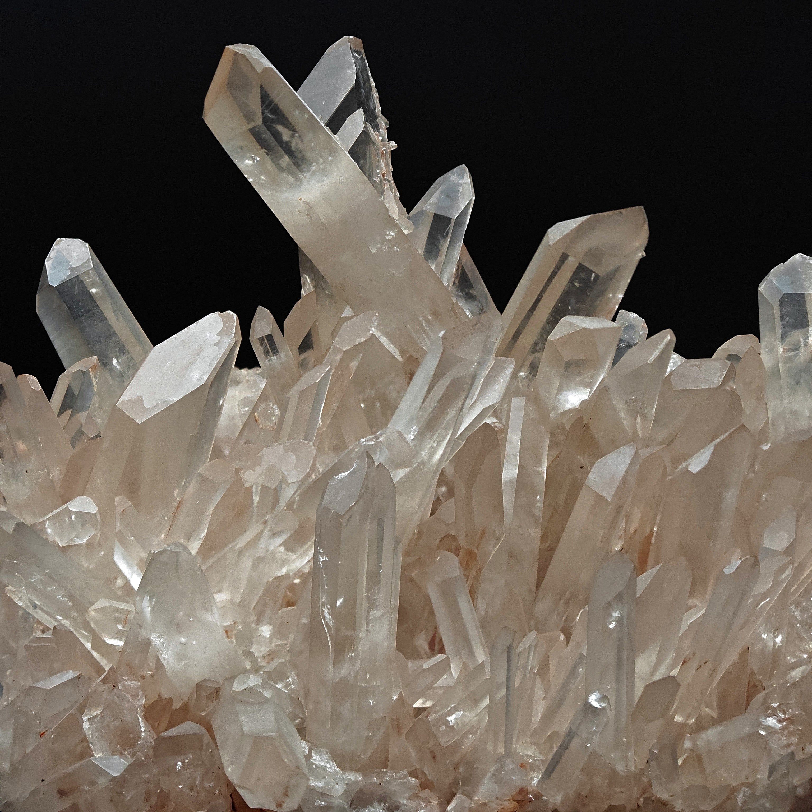 QUARTZ – 14cm Crystal with Outstanding Luster, Itremo, Madagascar