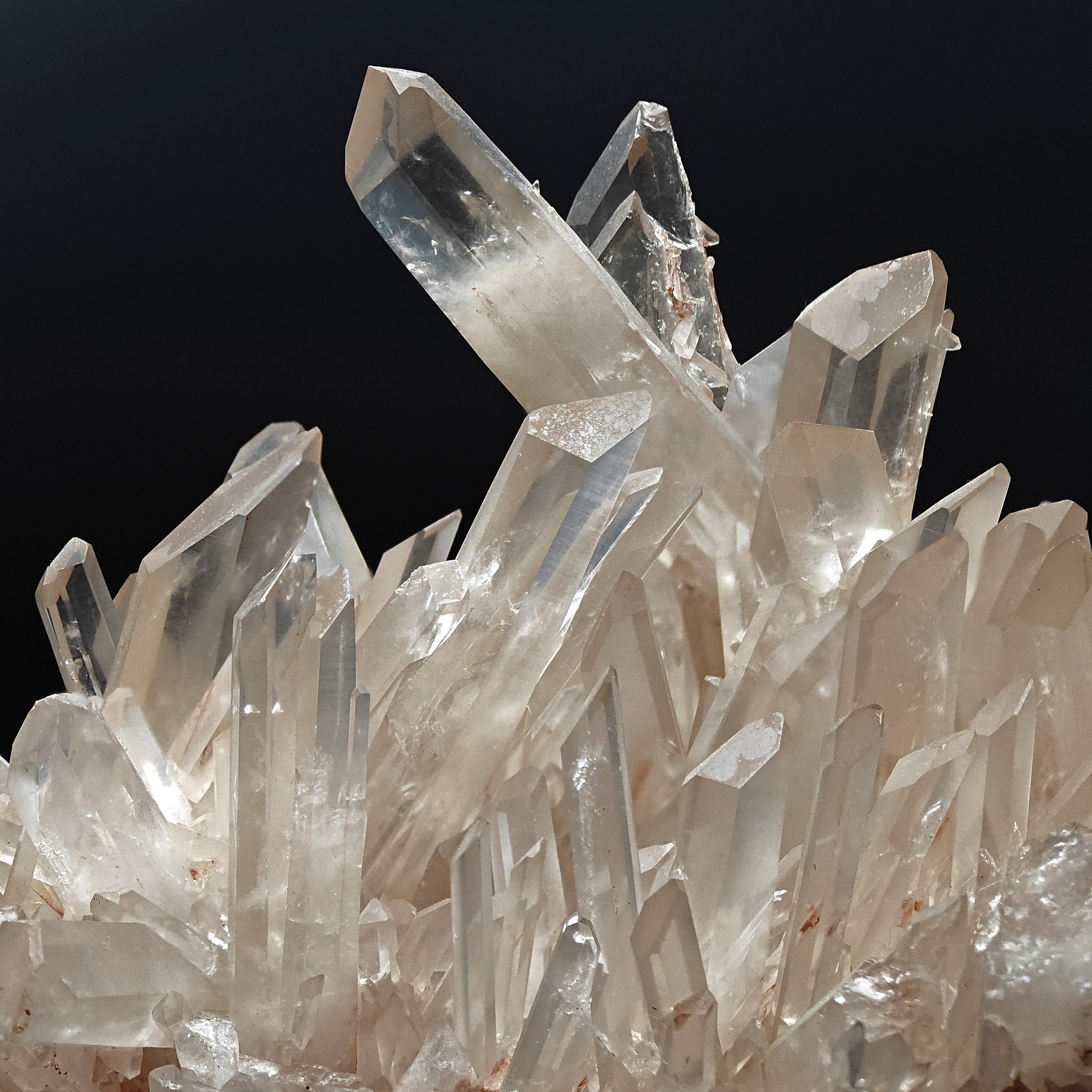 QUARTZ – 14cm Crystal with Outstanding Luster, Itremo, Madagascar