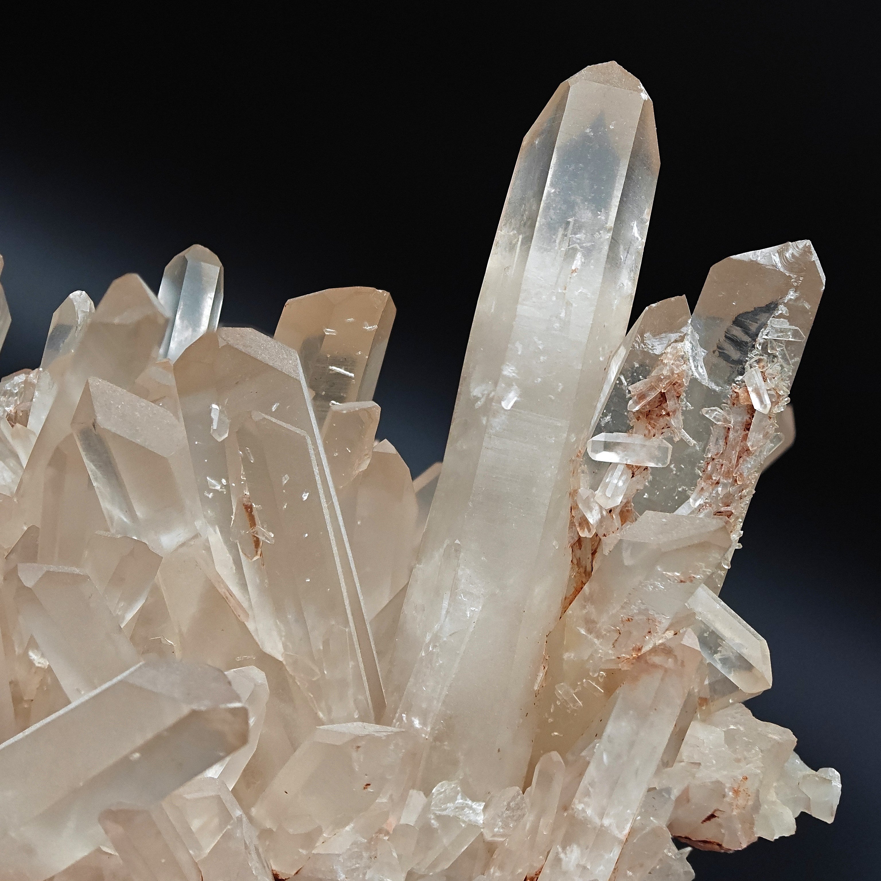 QUARTZ – 14cm Crystal with Outstanding Luster, Itremo, Madagascar