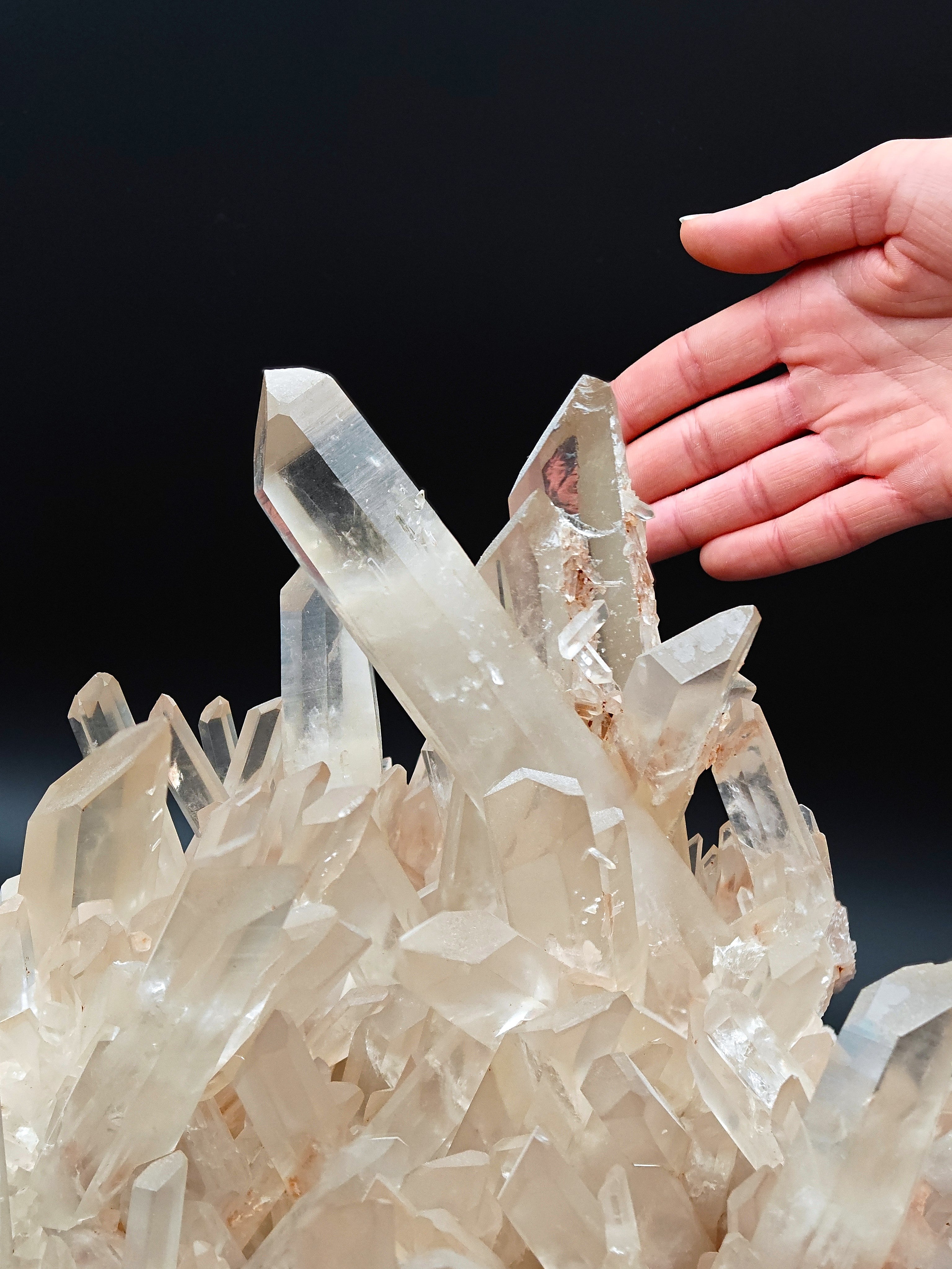 QUARTZ – 14cm Crystal with Outstanding Luster, Itremo, Madagascar